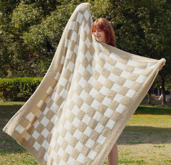 Checkered Throw Blanket - Super Soft Knit Breathable Throw Blanket, Warm Cozy Fluffy Lightweight Summer Blanket for Couch Sofa Bed (50" x 60")