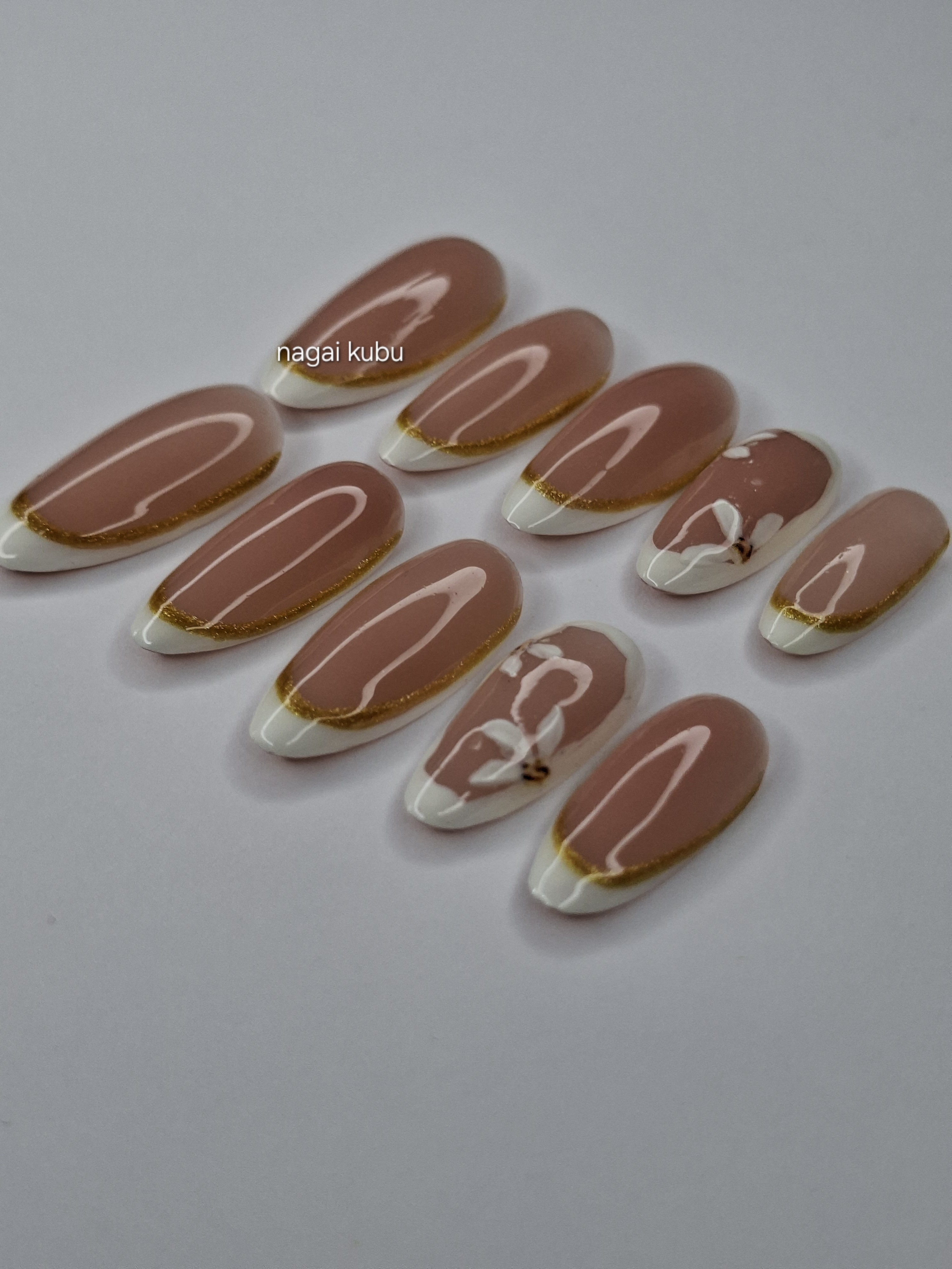 GOLDEN NUDE