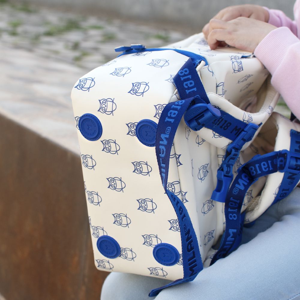 Mochila infantil con compartimento isotérmico de 2 L (capacidad total 13,5 L), colección 460 since 1918, beige by MILAN