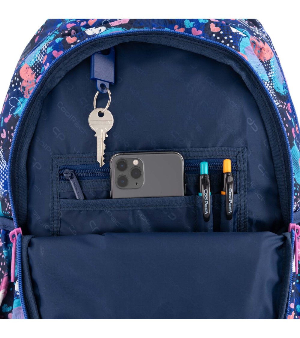 MOCHILA STRIKE STAMP HEARTS de COOLPACK G017943