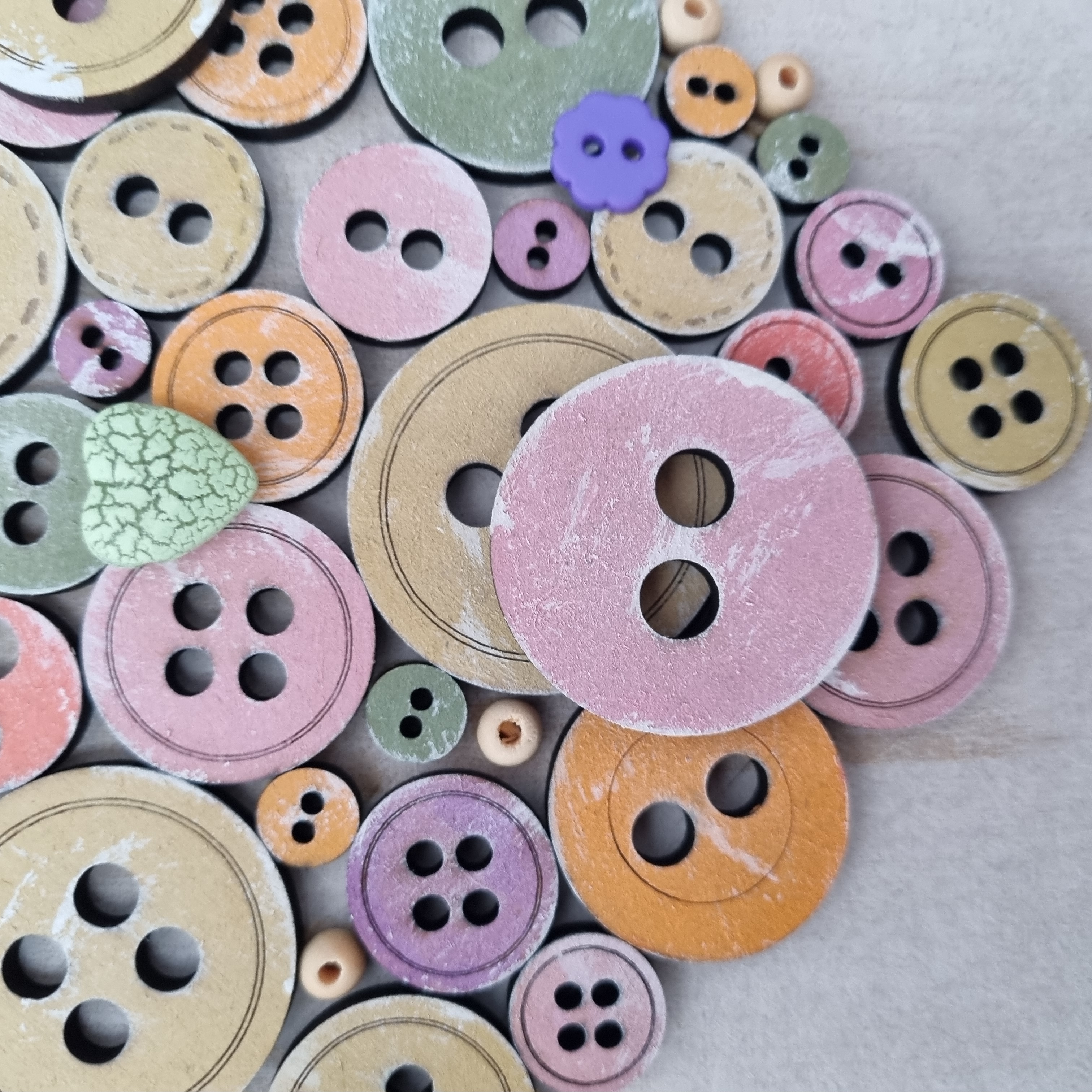 Button Heart Picture Plaque