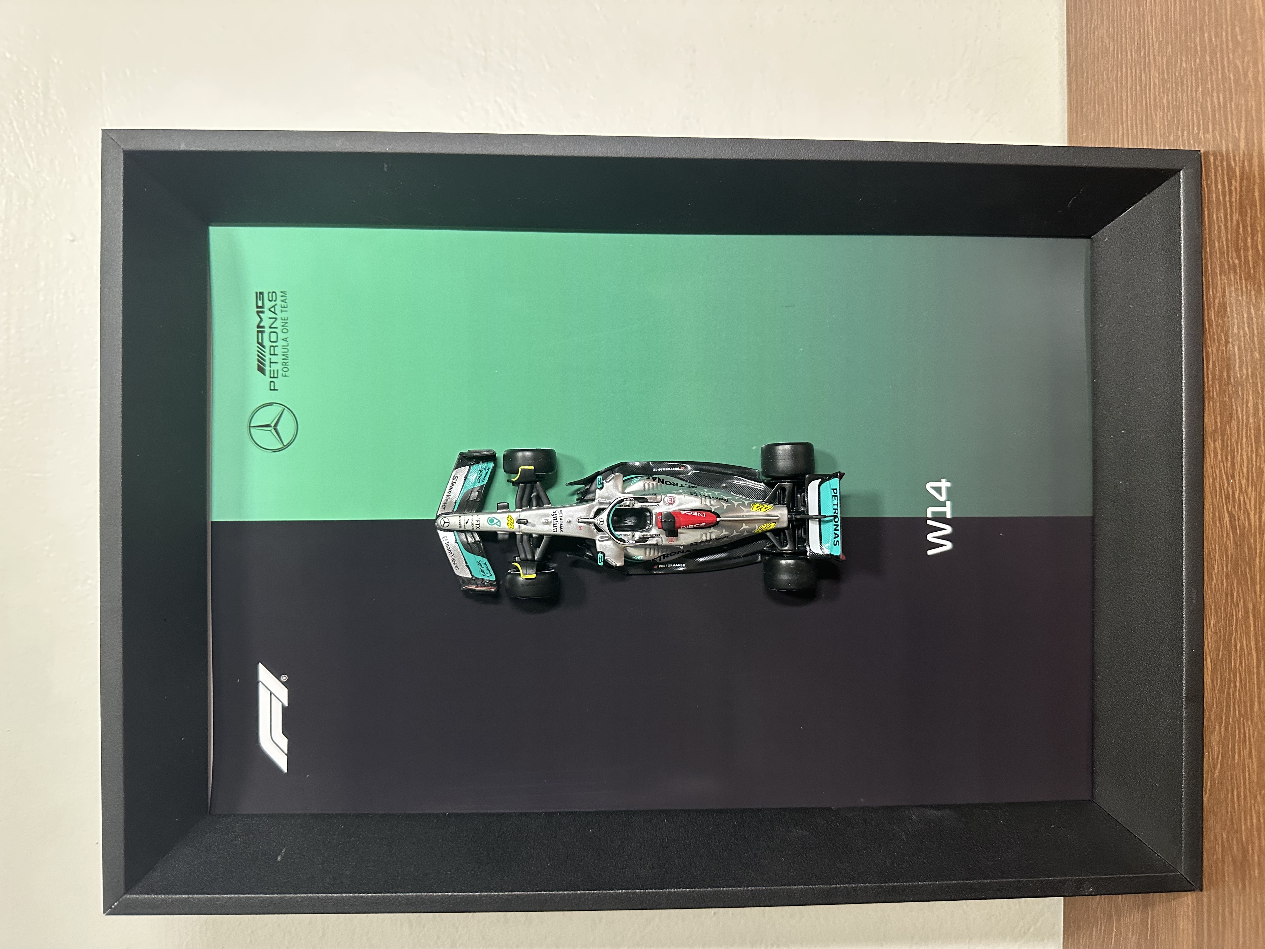 Quadro Decorativo: Bburago Hamilton F1 1/43 Mercedes W13
