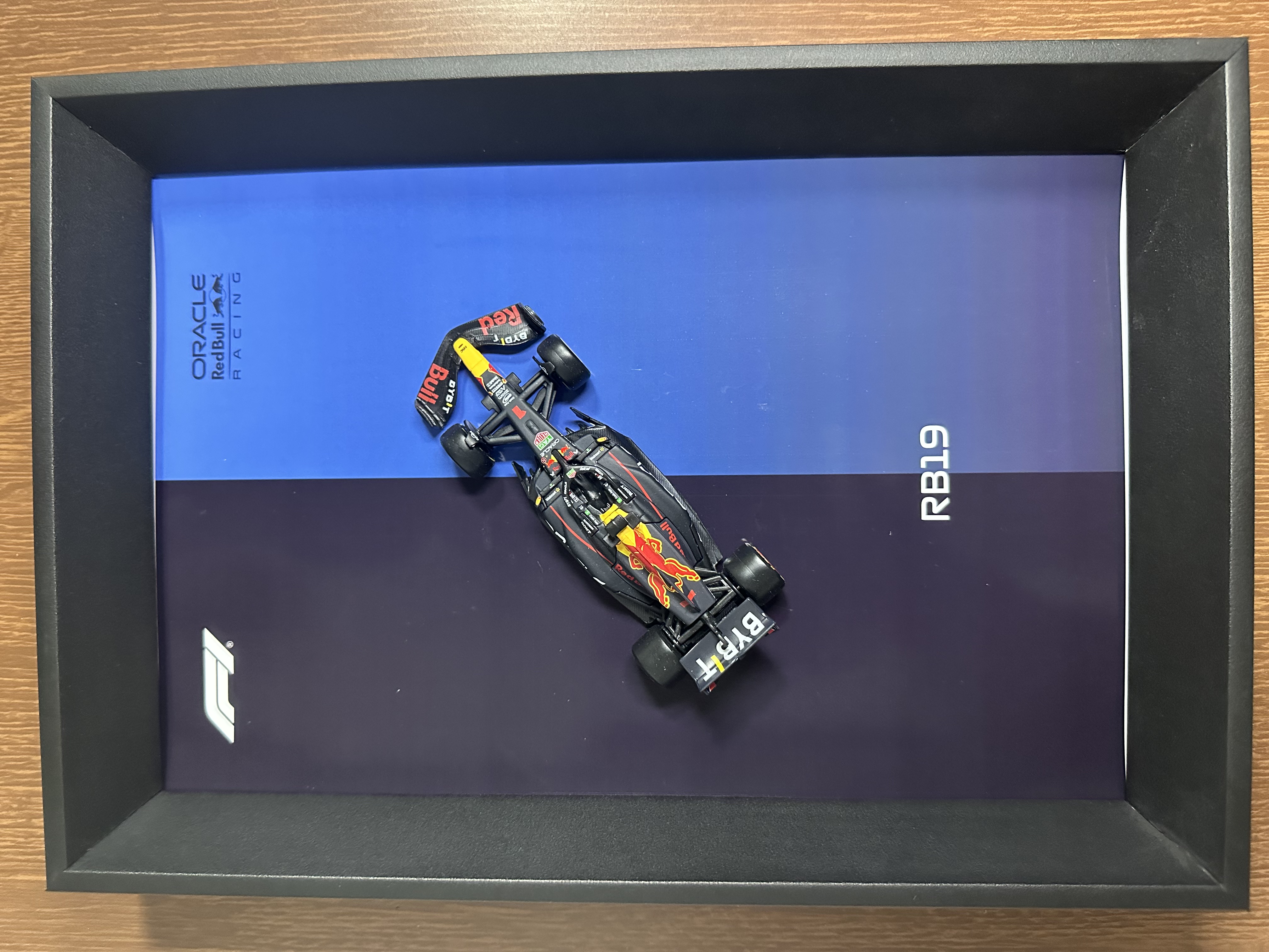 Quadro Decorativo: Bburago Verstappen F1 1/43 Red Bull RB19