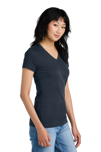 District ® Women’s Perfect Weight ® V-Neck Tee