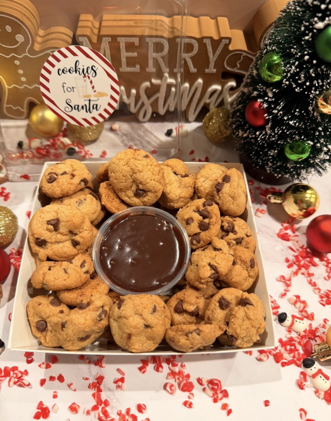 Mini Crunchy Cookie Box with Chocolate Drip