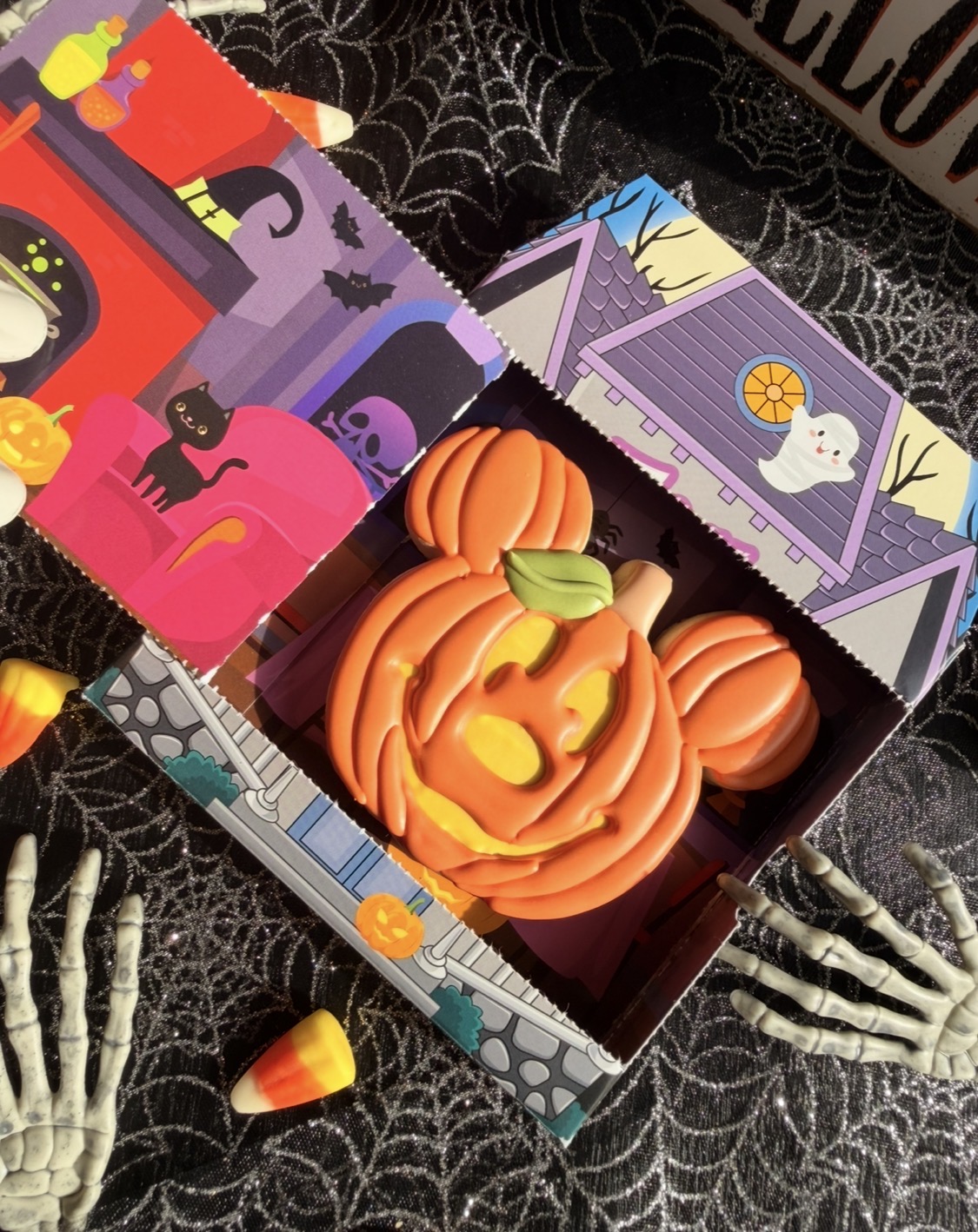 Mickey Pumpkin Cookie Surprise Box
