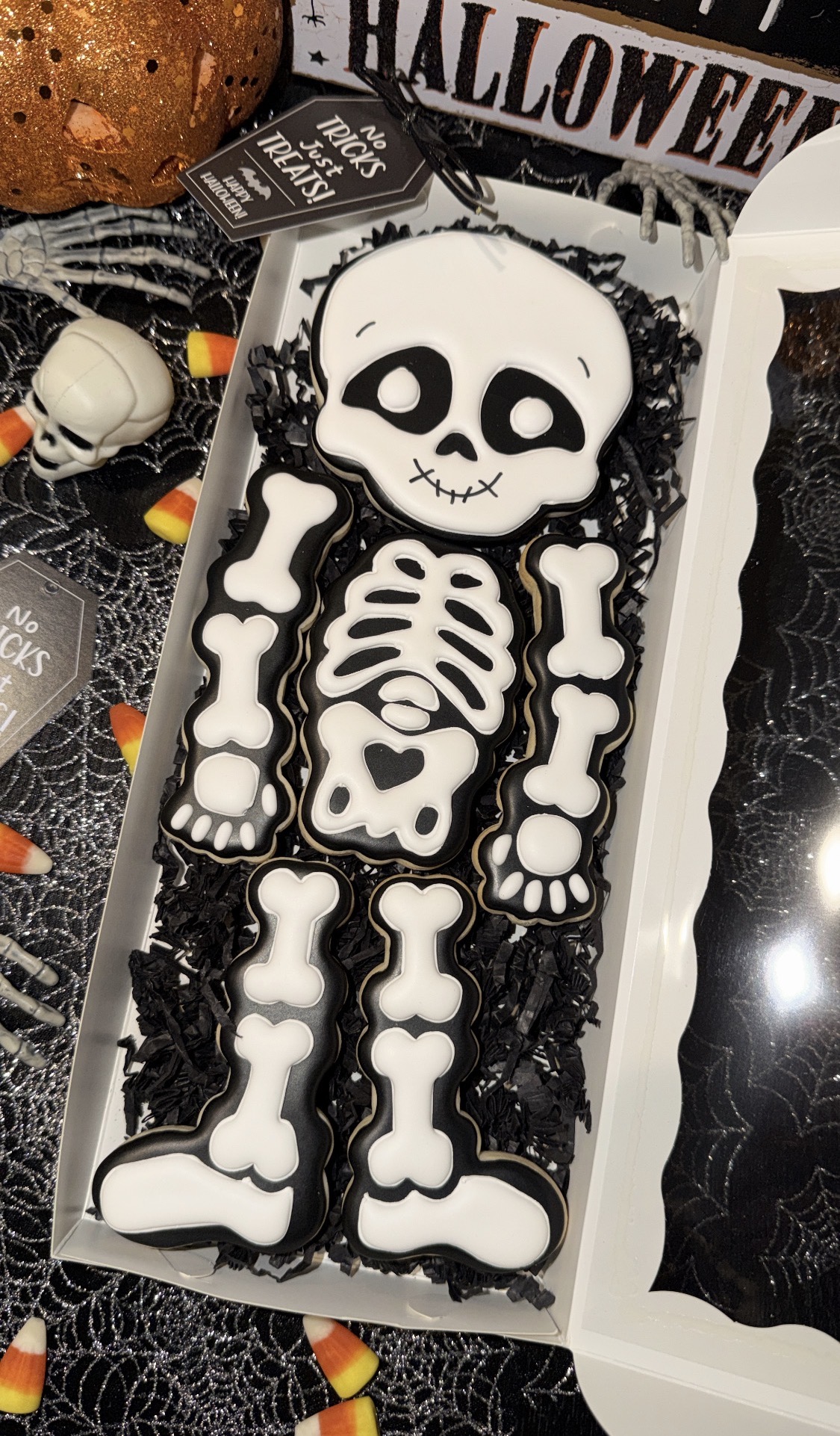 Halloween Skeleton Cookies 