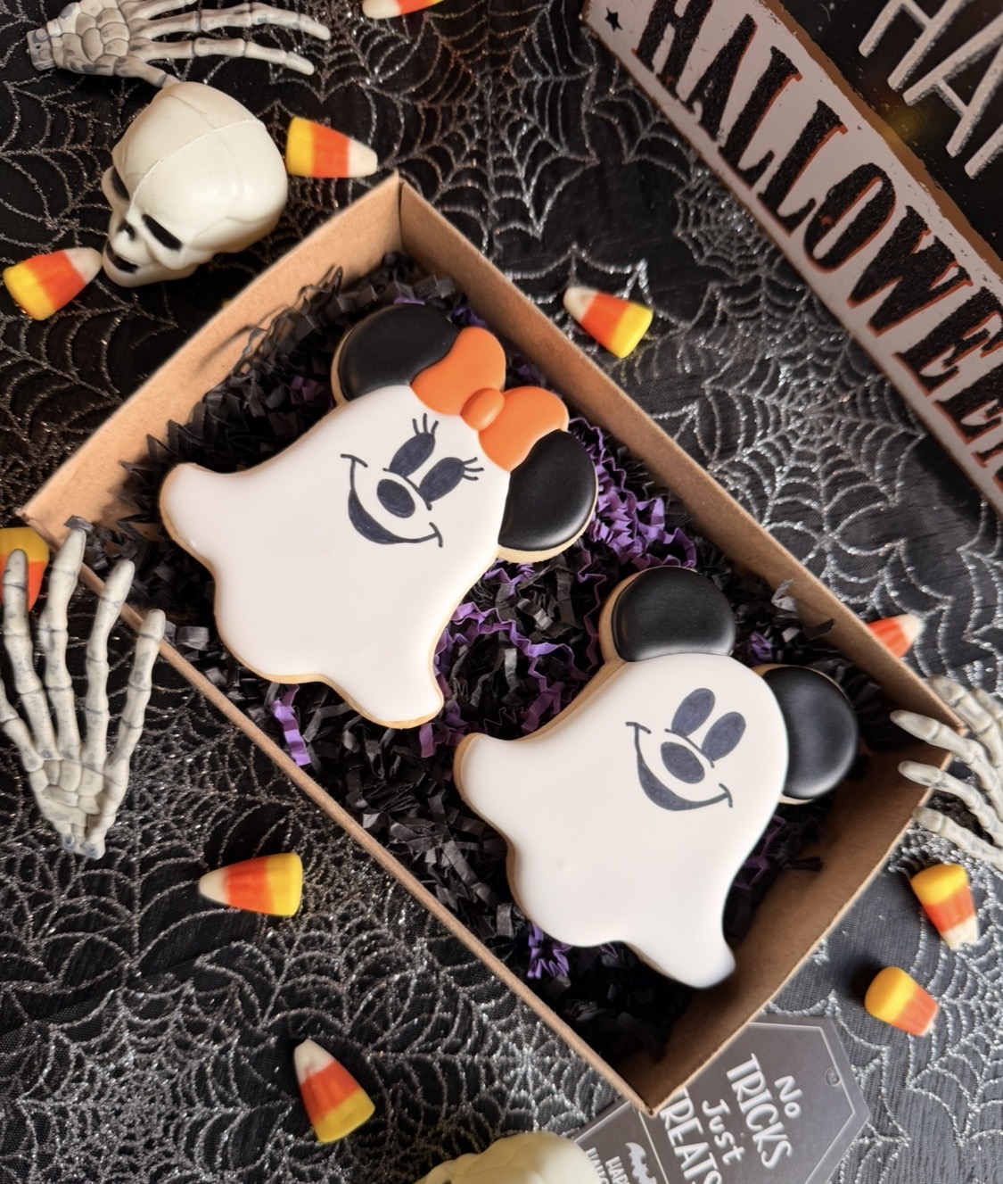 Mickey & Minnie Ghost Halloween Cookie Box