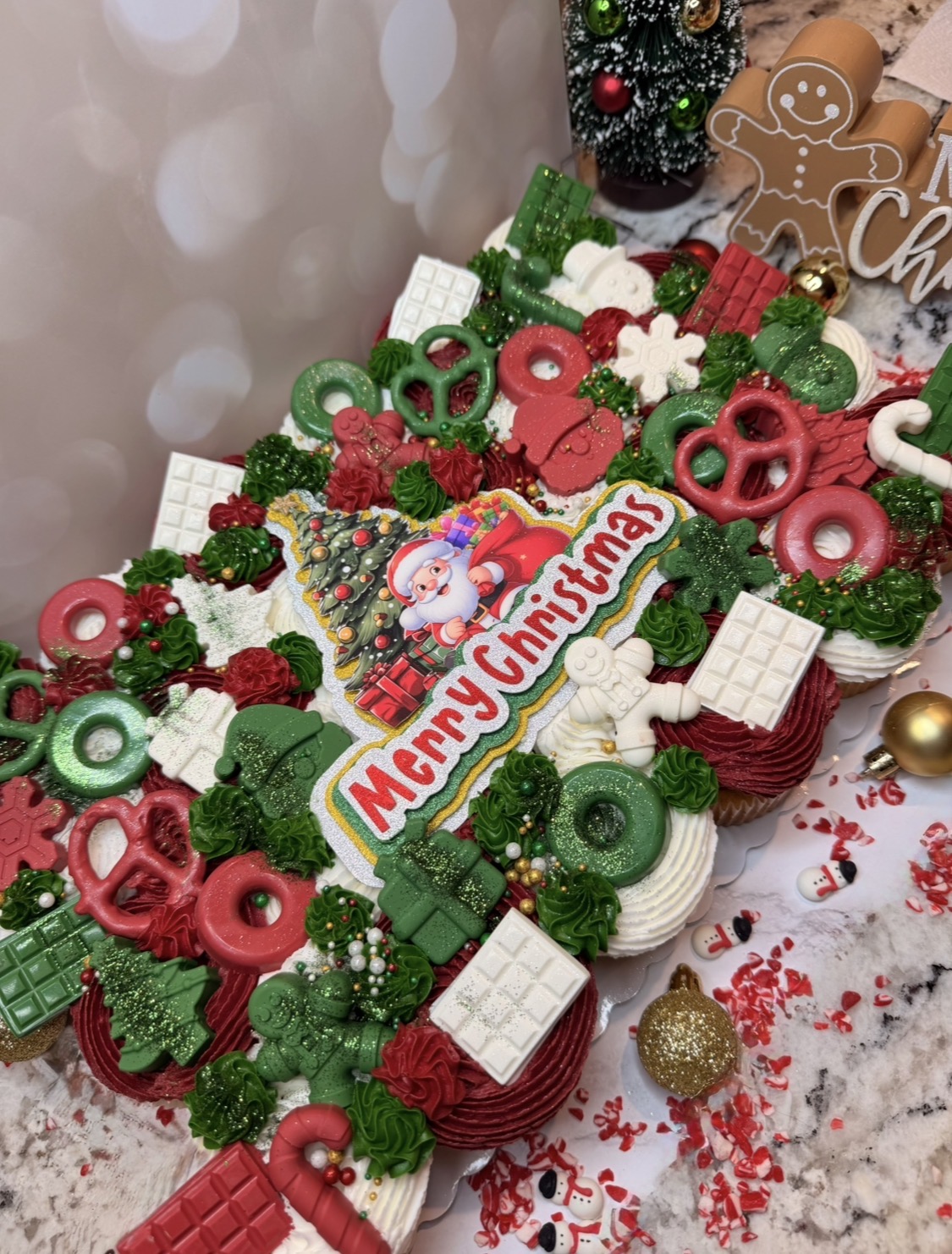 Christmas Cupcake Platter (24 Count)