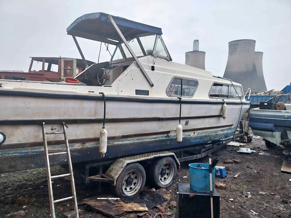 Buckingham River and Canal Project cruiser