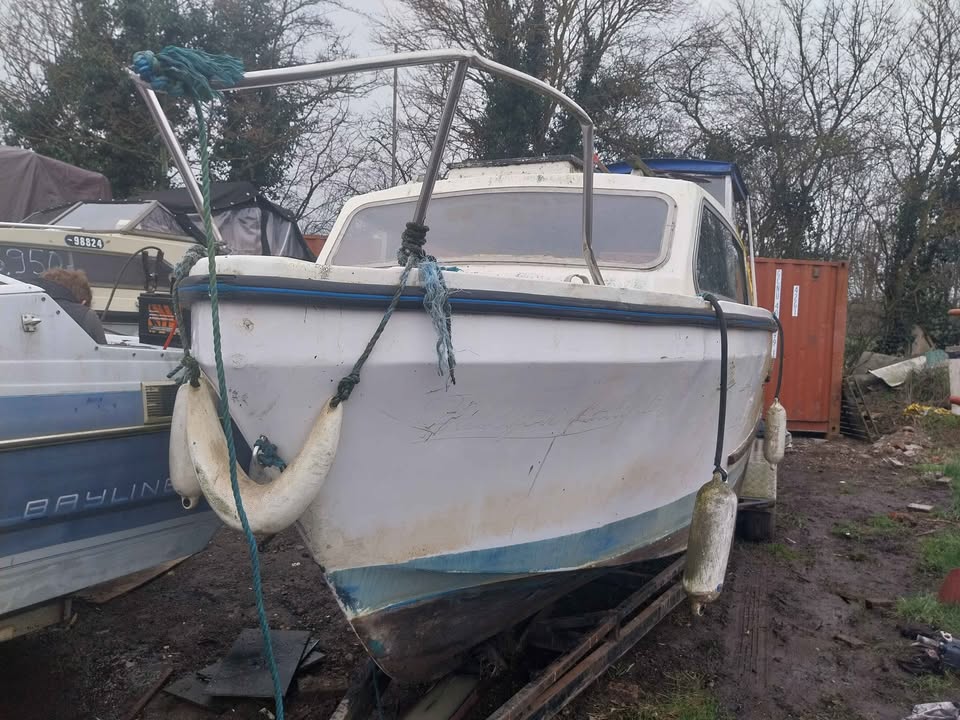Buckingham River and Canal Project cruiser