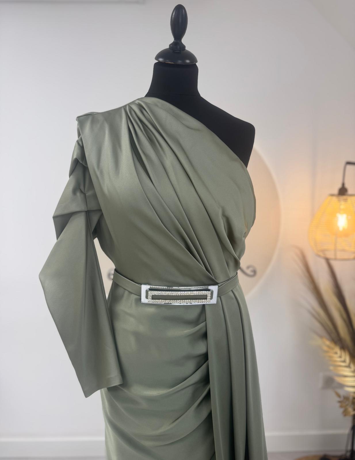 Robe de soirée en satin olive