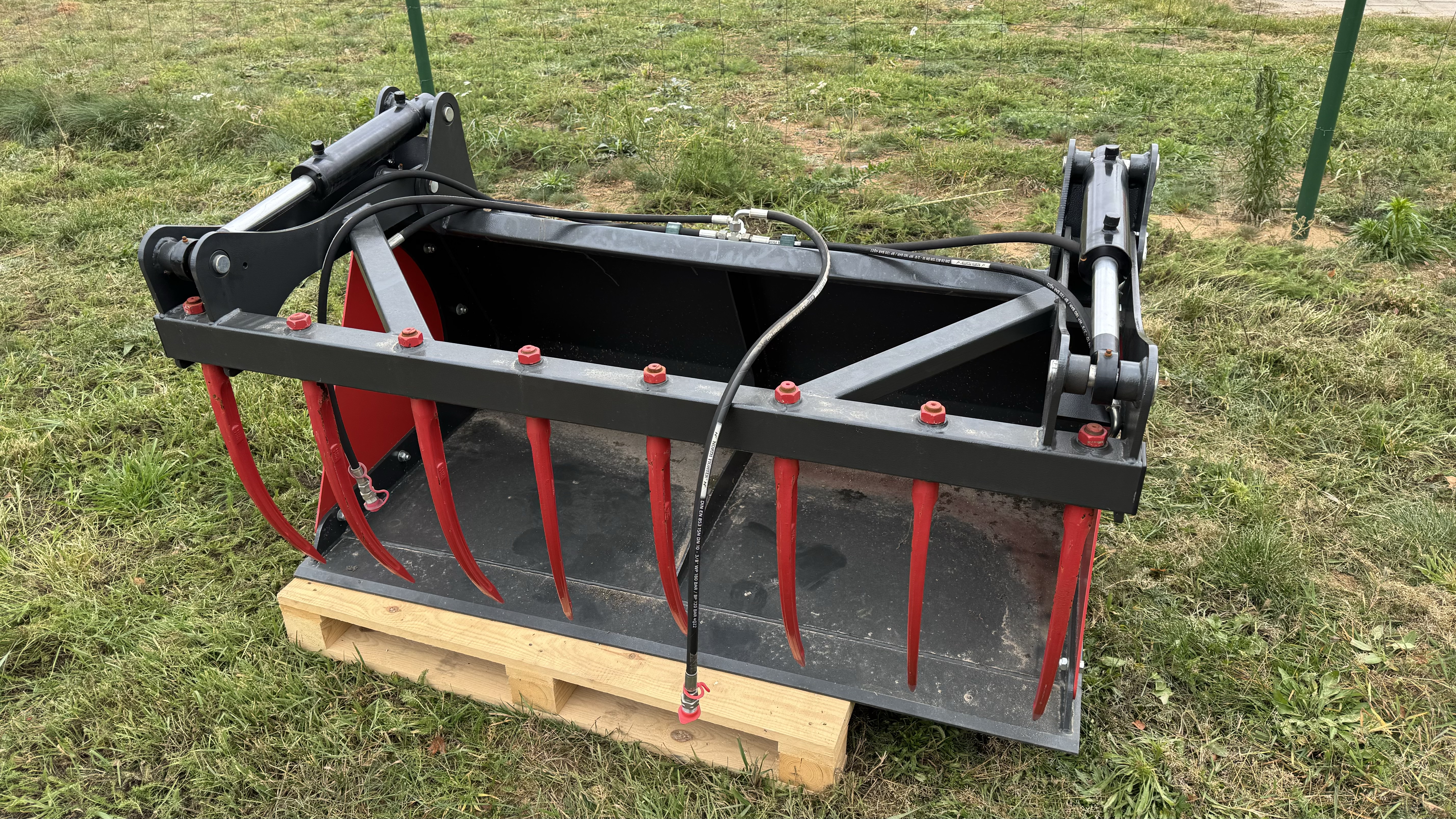 Kaušai su prispaudimu