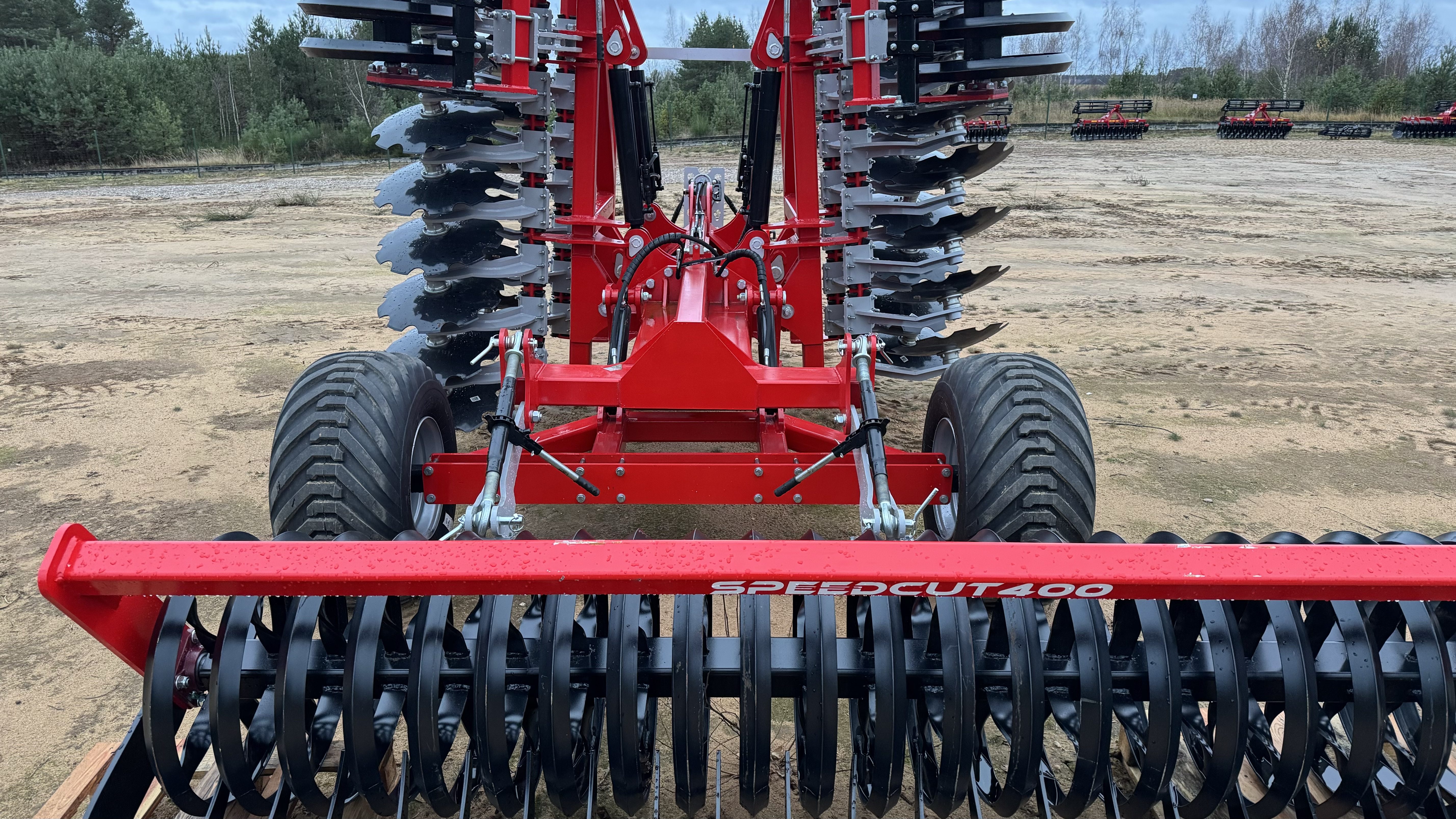 Hidrauliškai sulankstomas lėkštinis skutikas su važiuokle V1