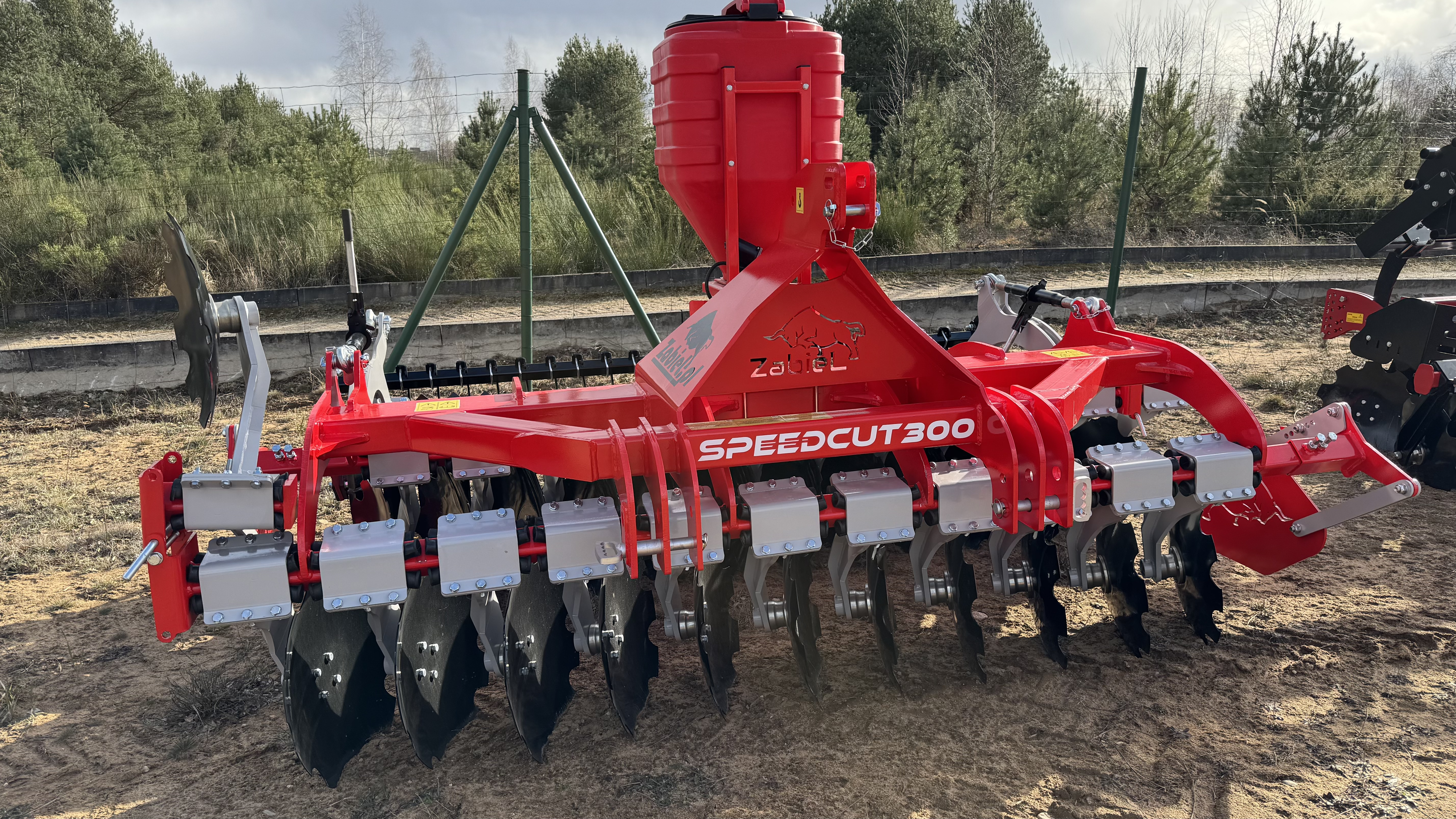 Lėkštinis skutikas ZABIEL su smulkiu sėklų sėjamaja