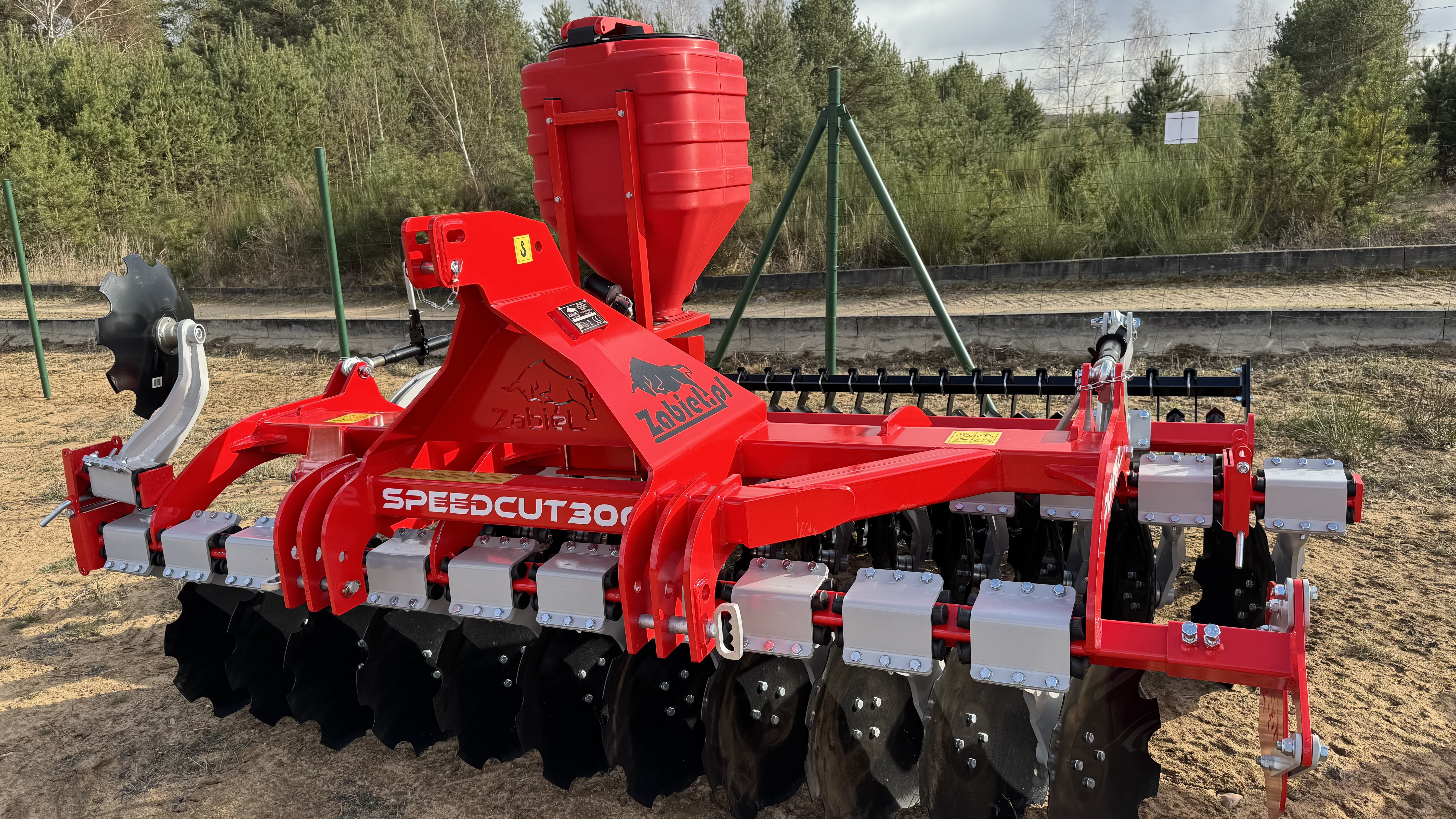 Lėkštinis skutikas ZABIEL su smulkiu sėklų sėjamaja