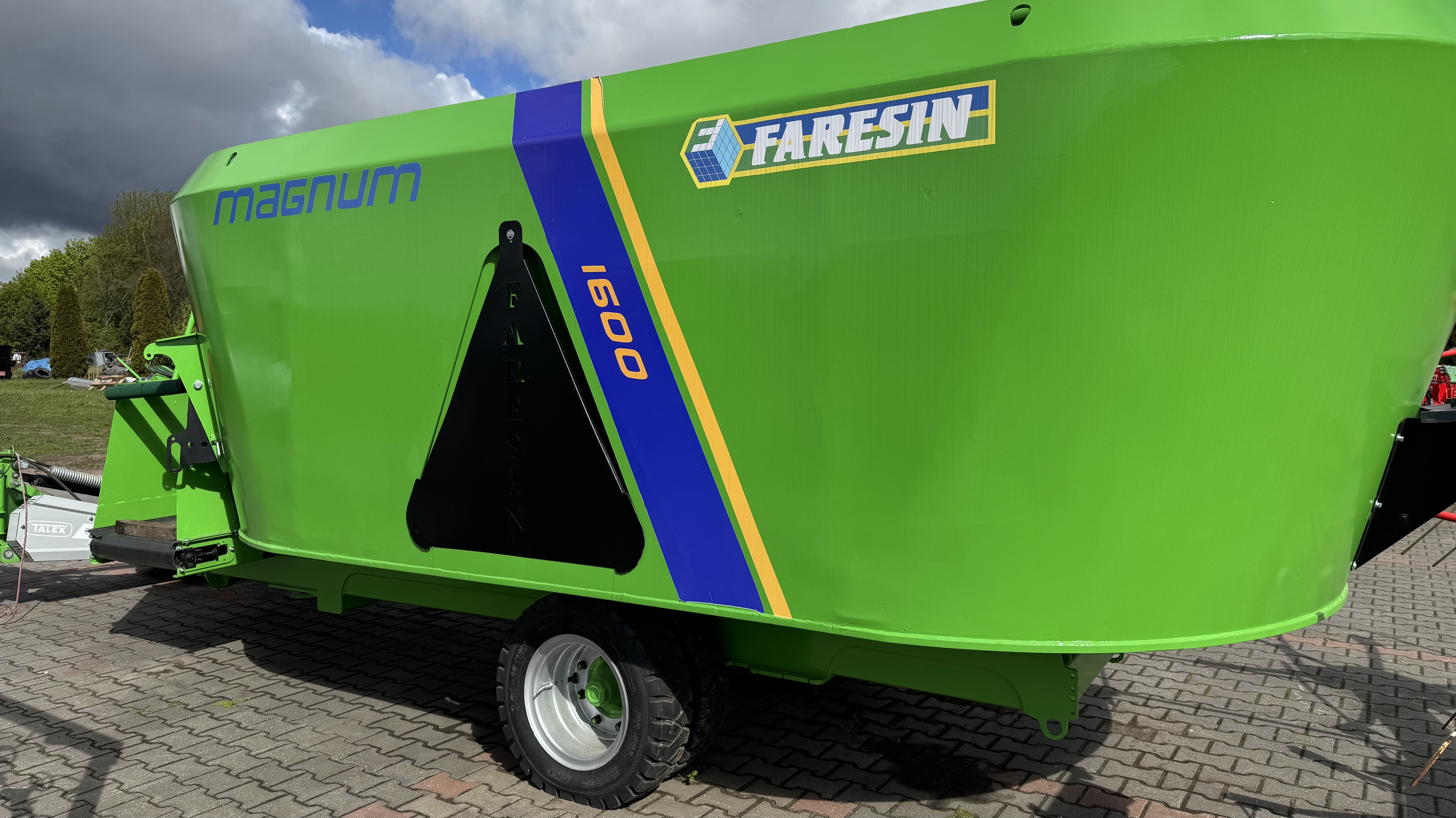 Rulonų smulkintuvas - dalytuvas Faresin Magnum 1600