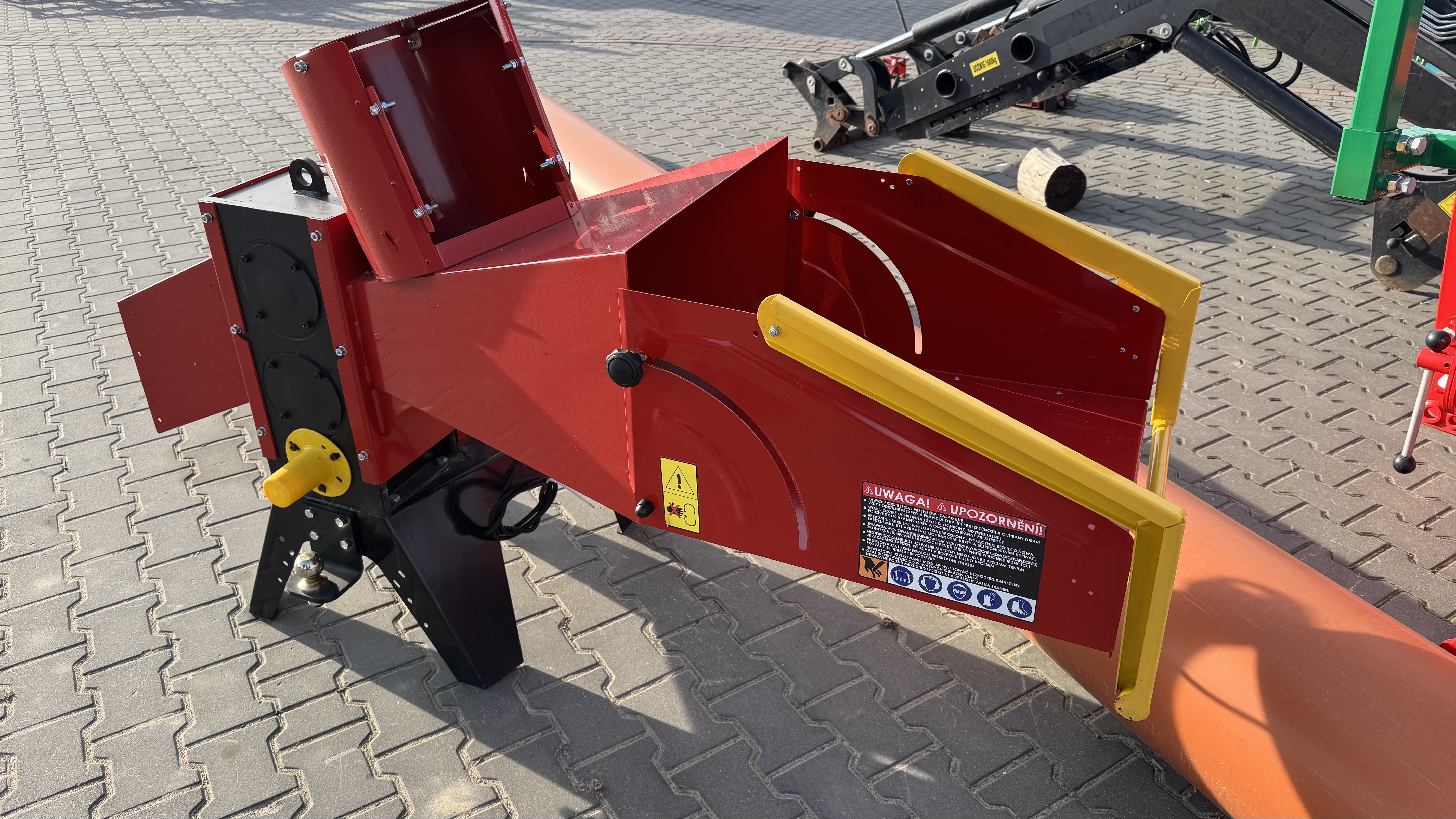 Šakų skaldyklė - smulkintuvas Remet R120