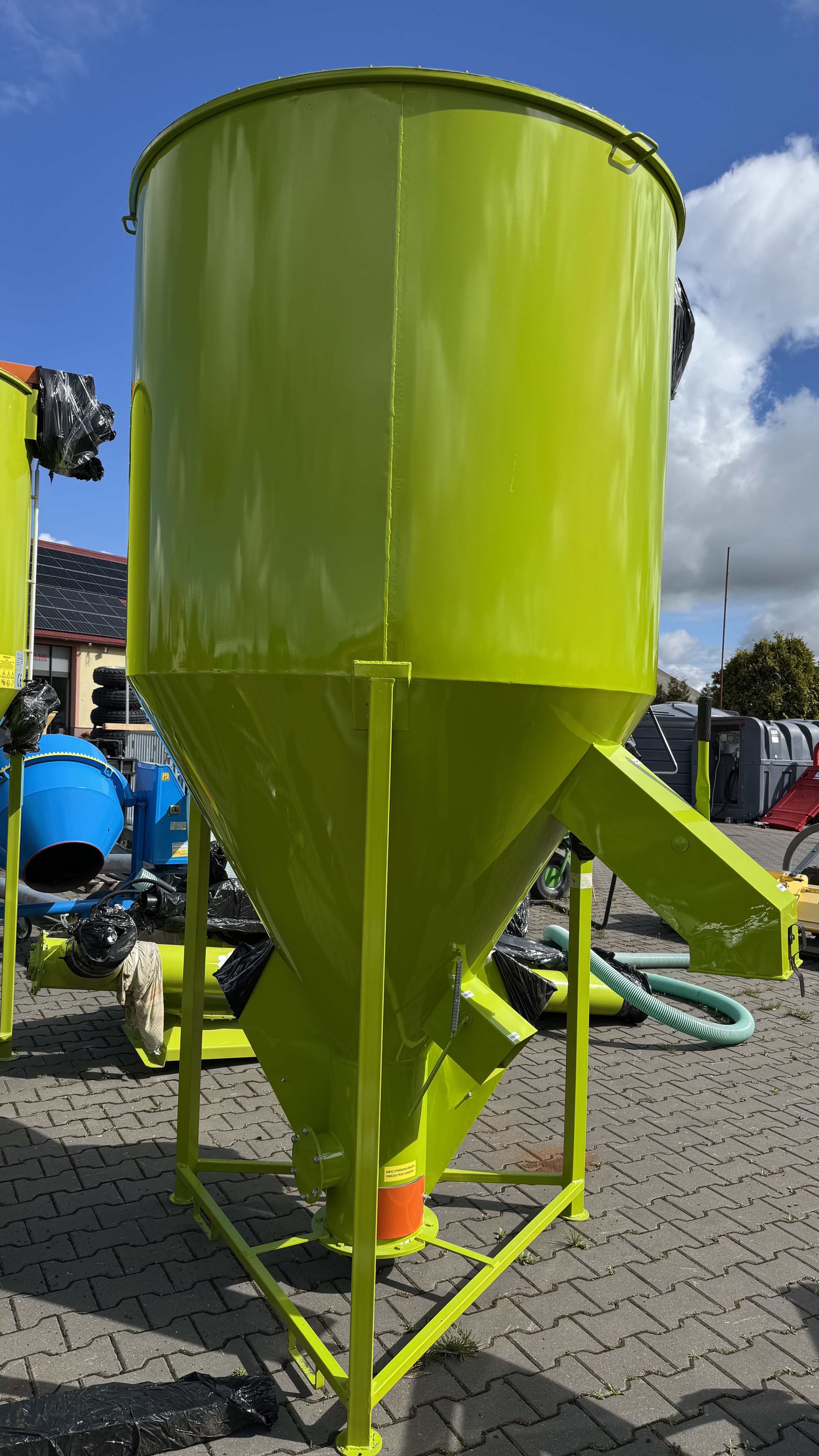 Pašarų maišytuvai "Adraf Twister"