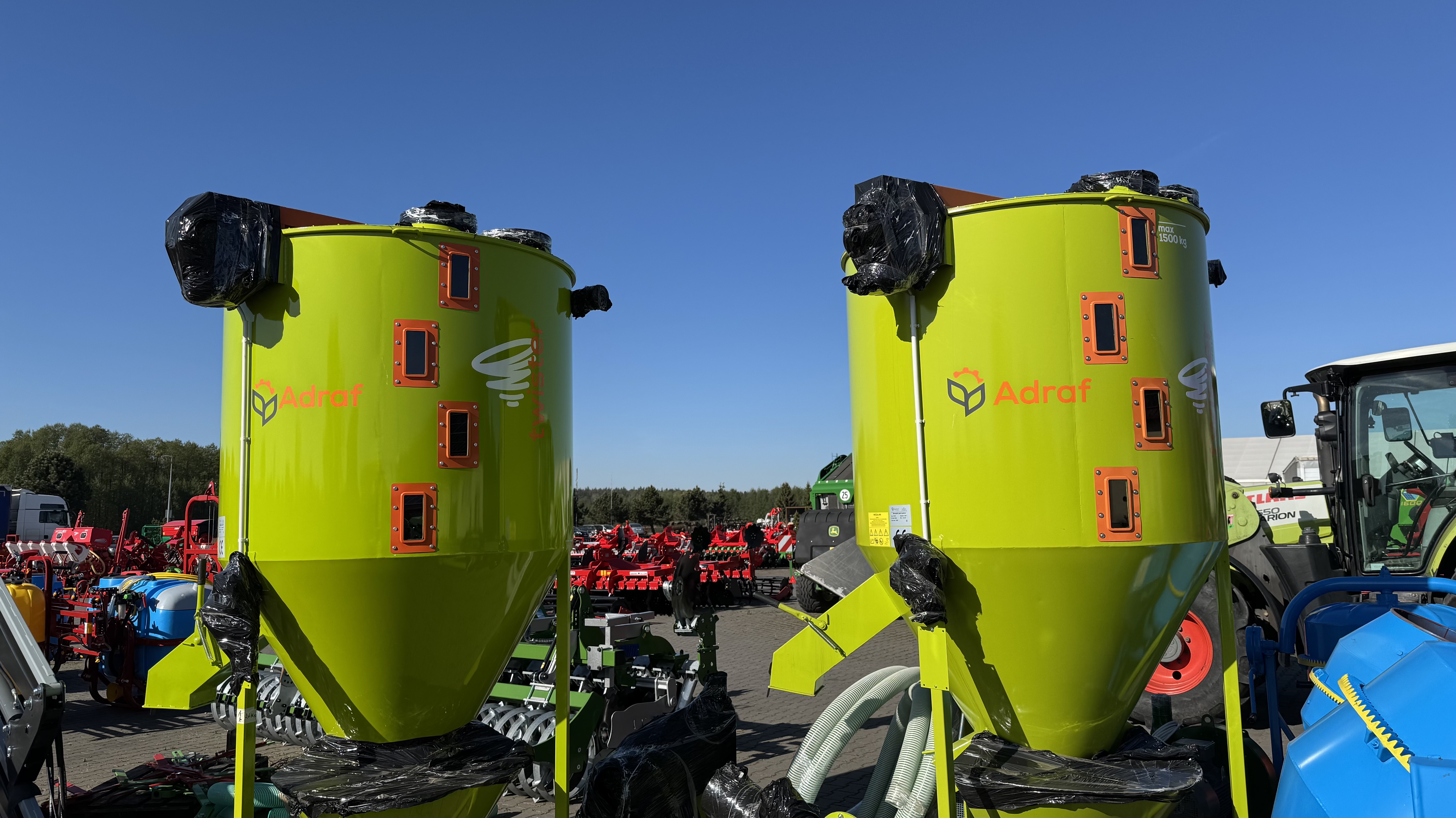 Pašarų maišytuvai "Adraf Twister"