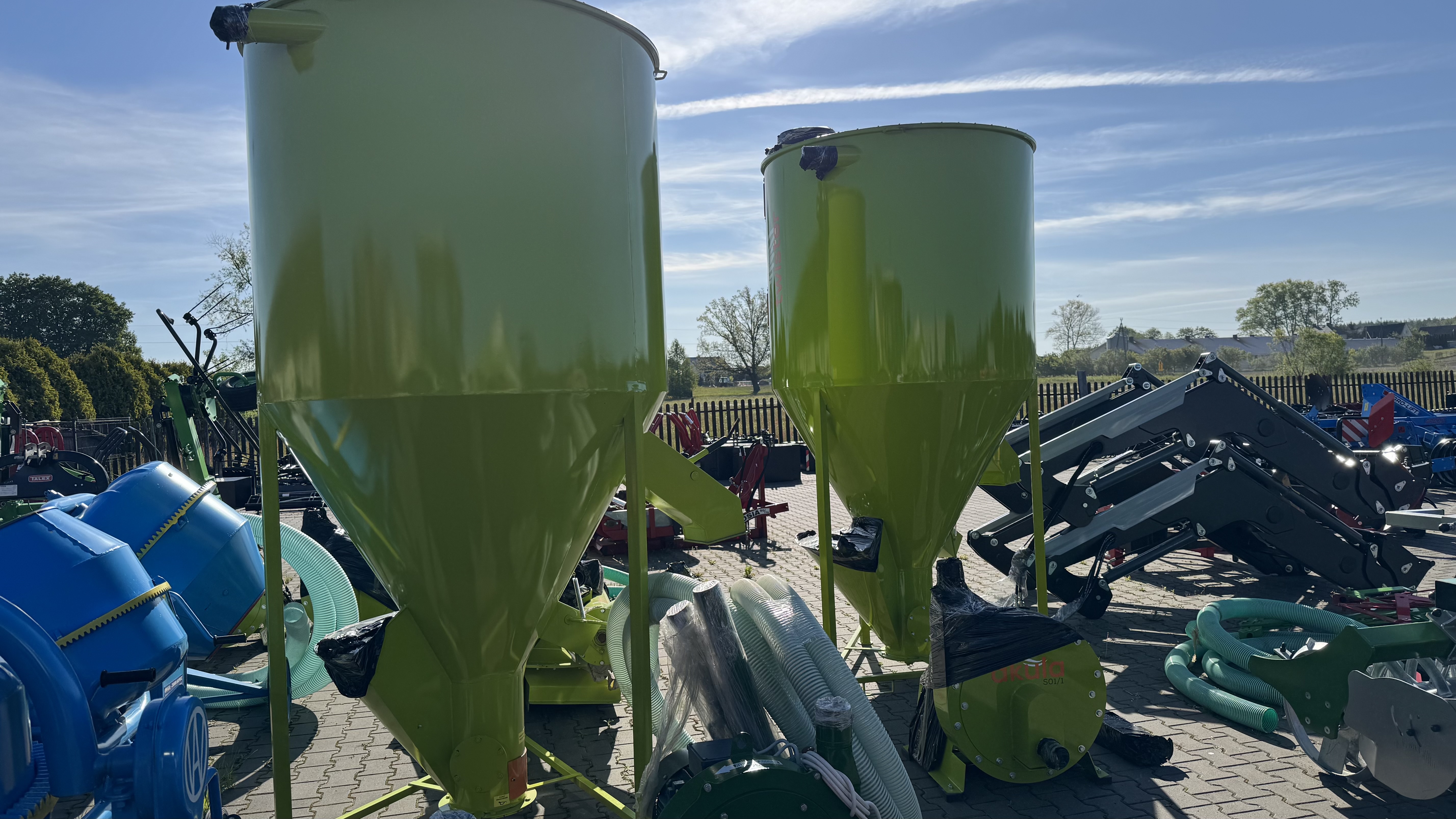 Pašarų maišytuvai "Adraf Twister"