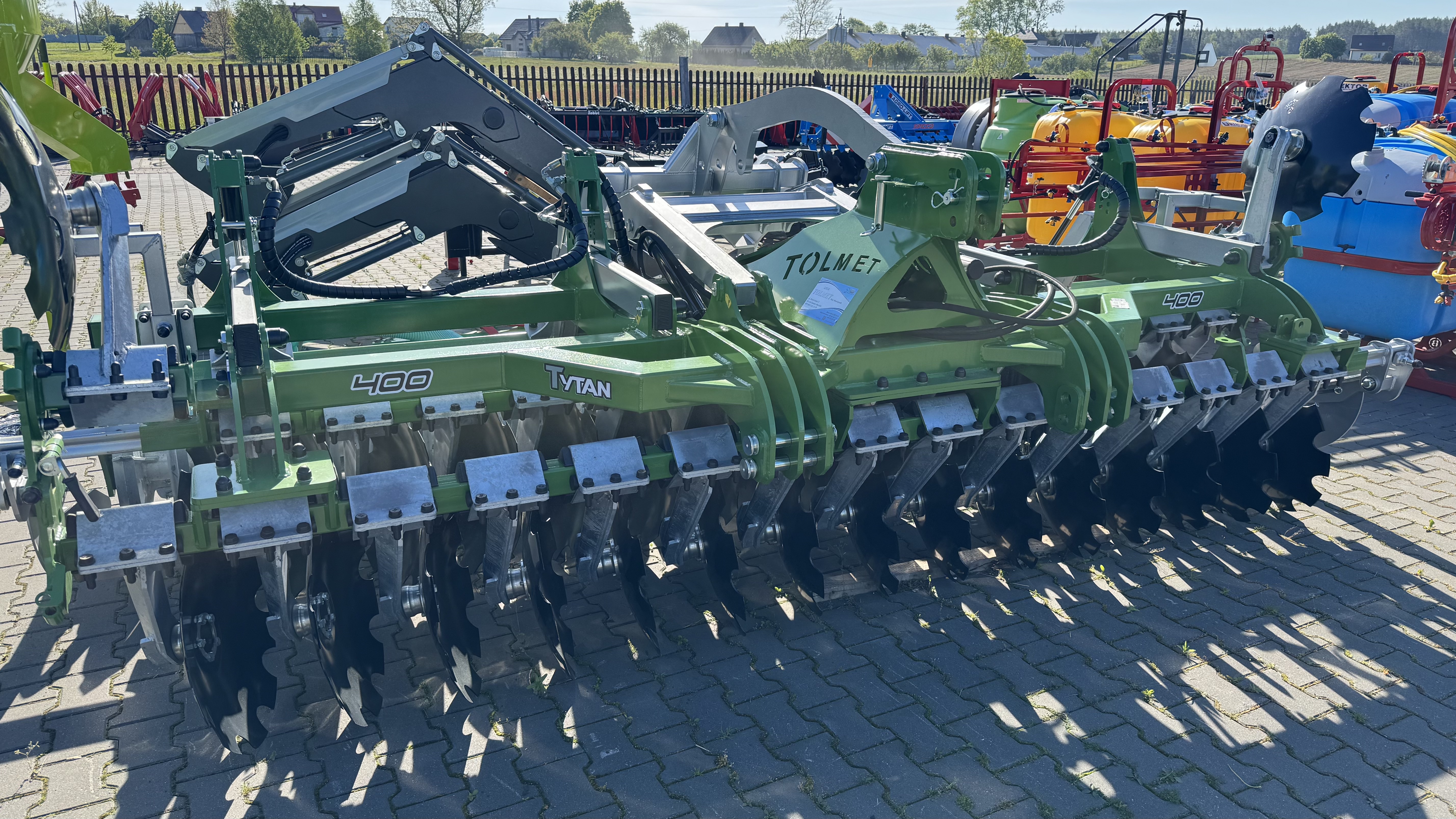 Lėkšitnis skutikas TOLMET su prikabinimų sėjamajai