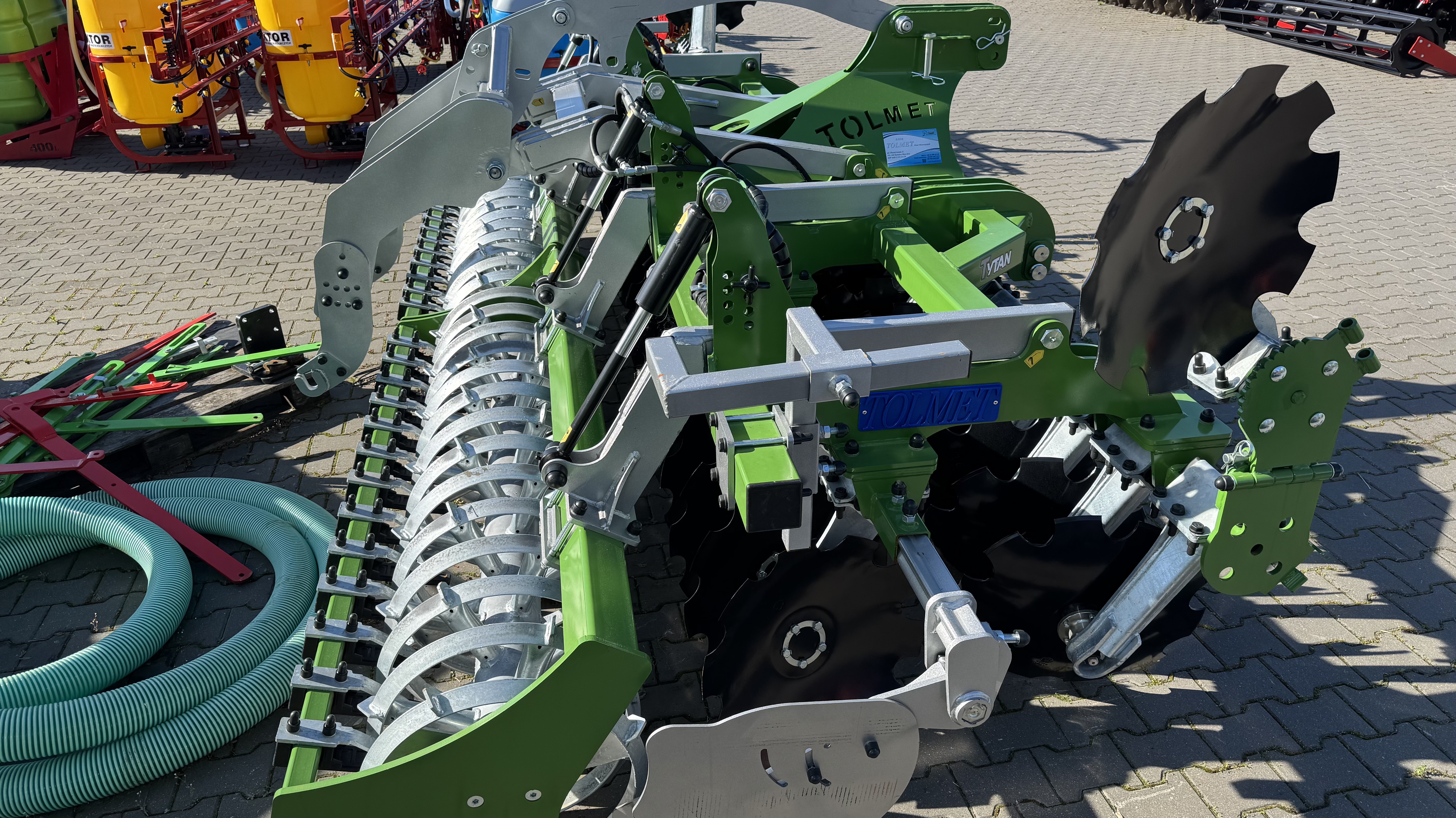 Lėkšitnis skutikas TOLMET su prikabinimų sėjamajai