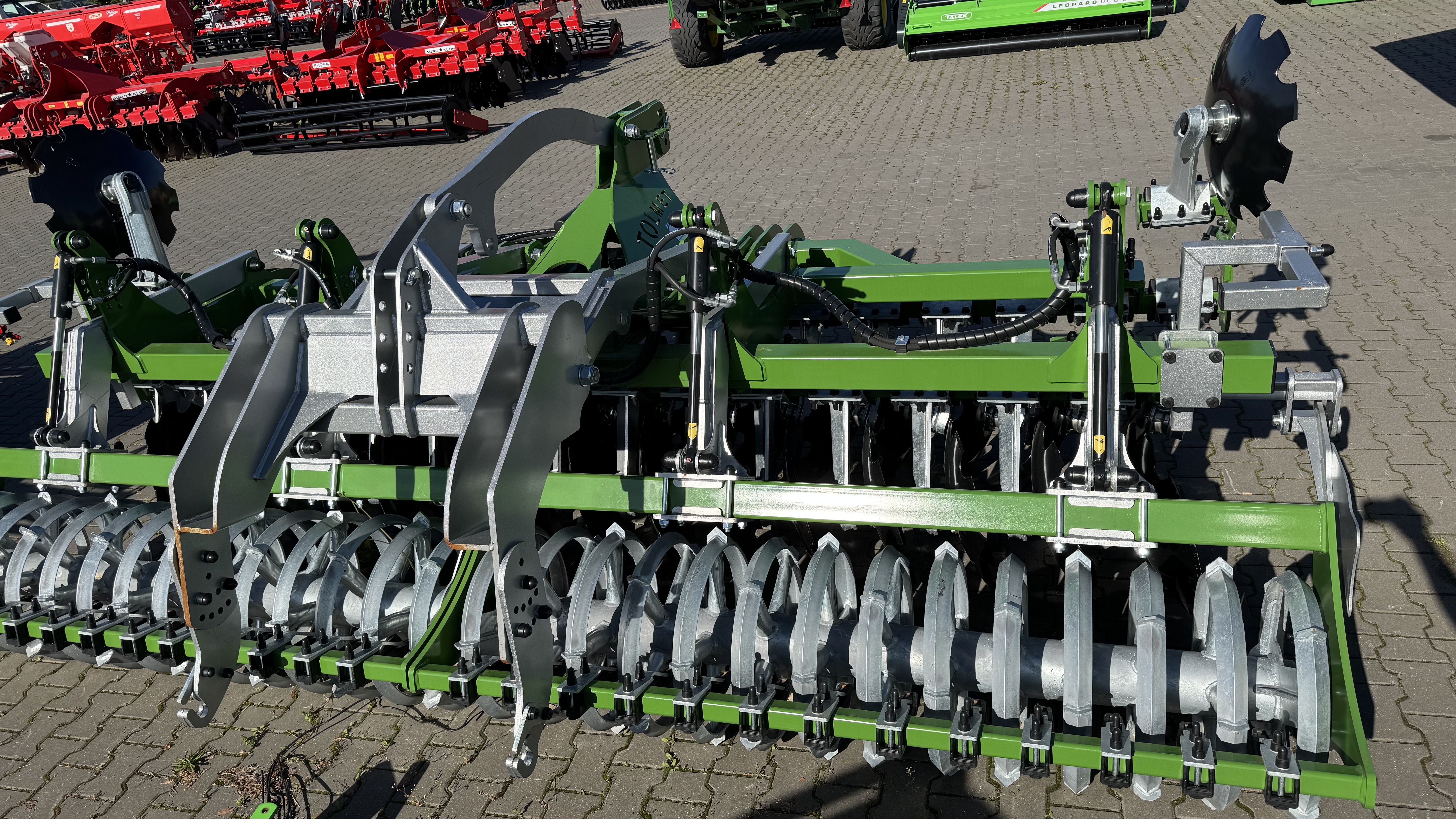 Lėkšitnis skutikas TOLMET su prikabinimų sėjamajai