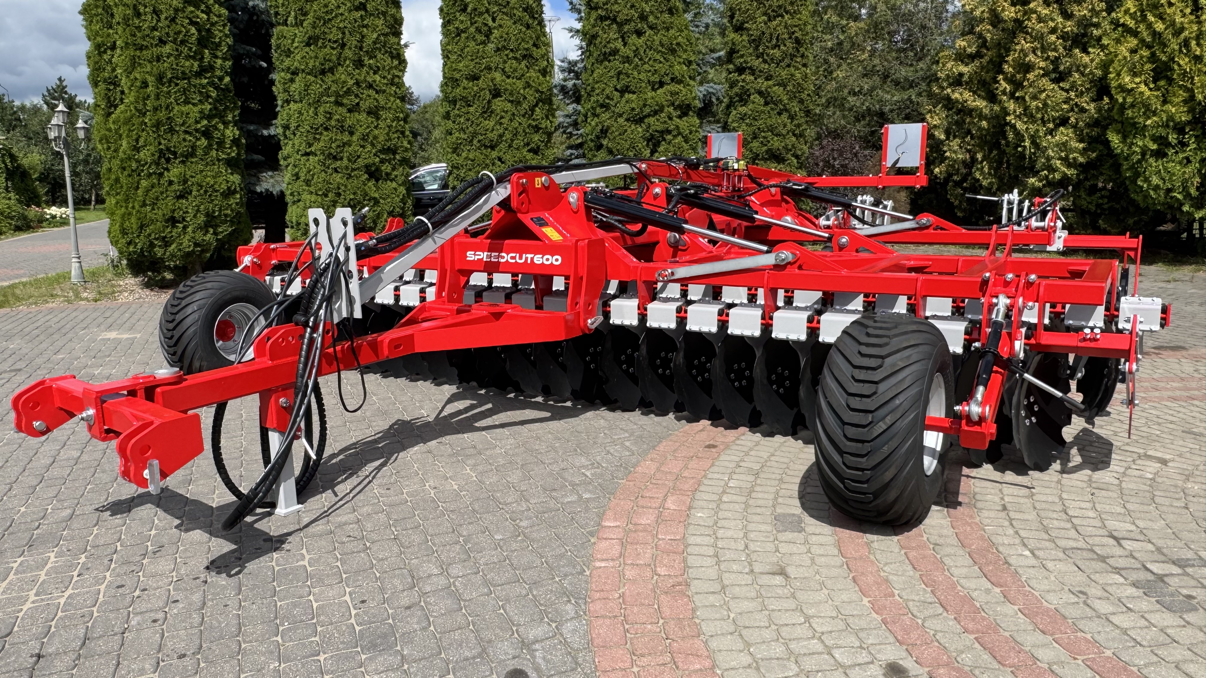 Hidrauliškai sulankstomas lėkštinis skutikas su važiuokle Zabiel SpeedCut BTH-W2 