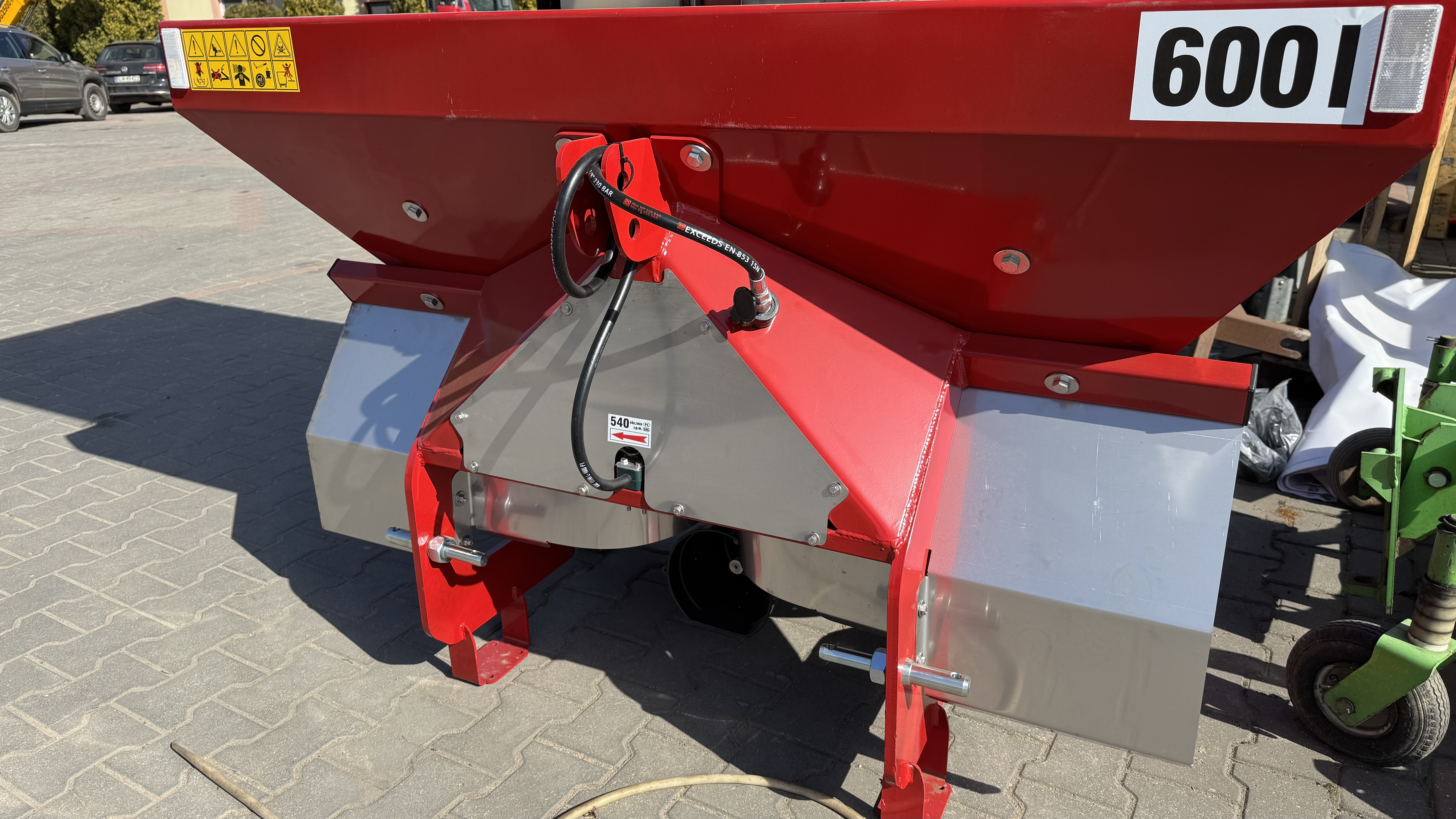 NAUJO MODELIO dviejų diskų trąšų barstytuvai "Strumyk Tytan", 12-24 m