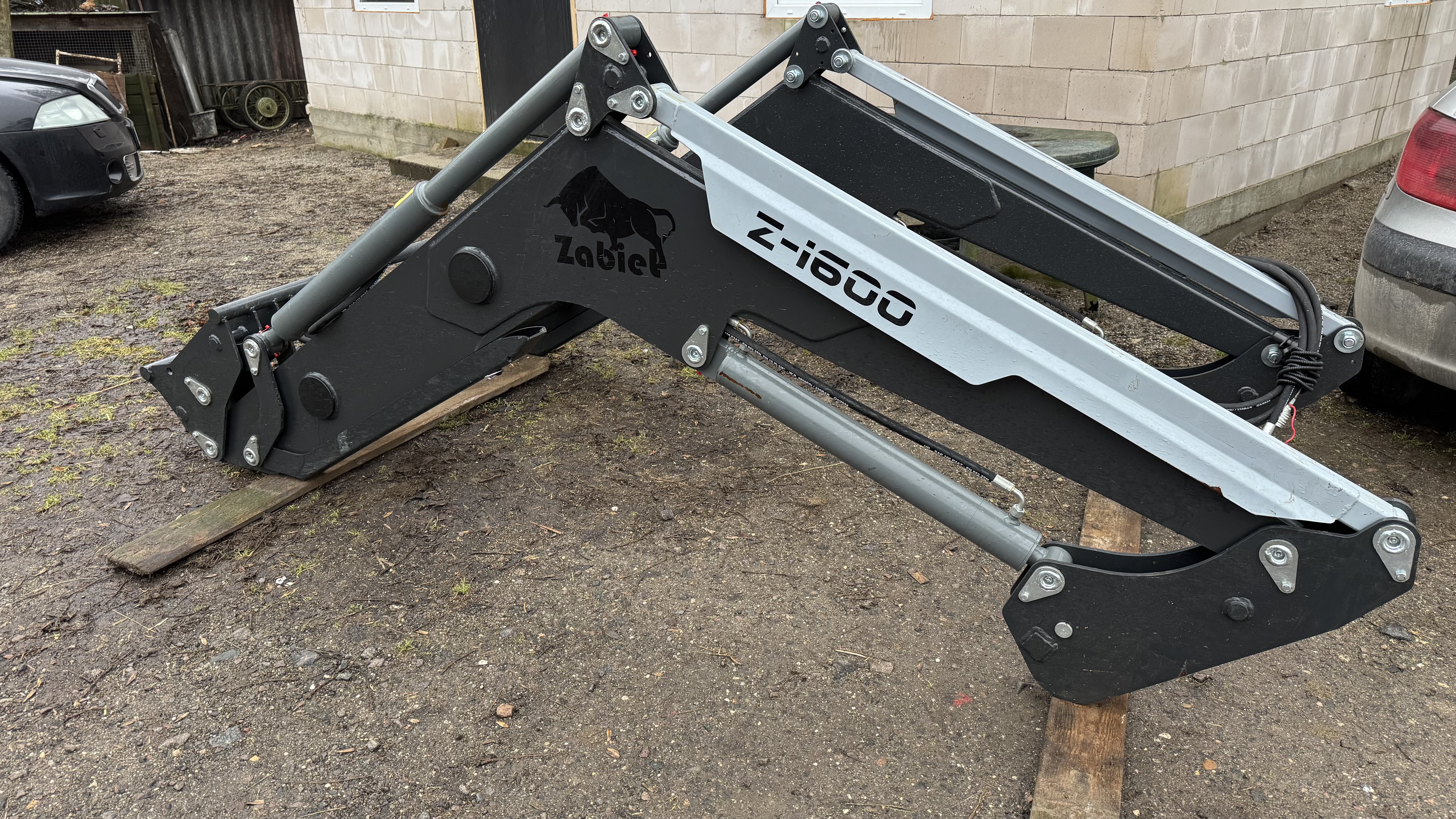 Frontalinis Krautuvas prie MTZ