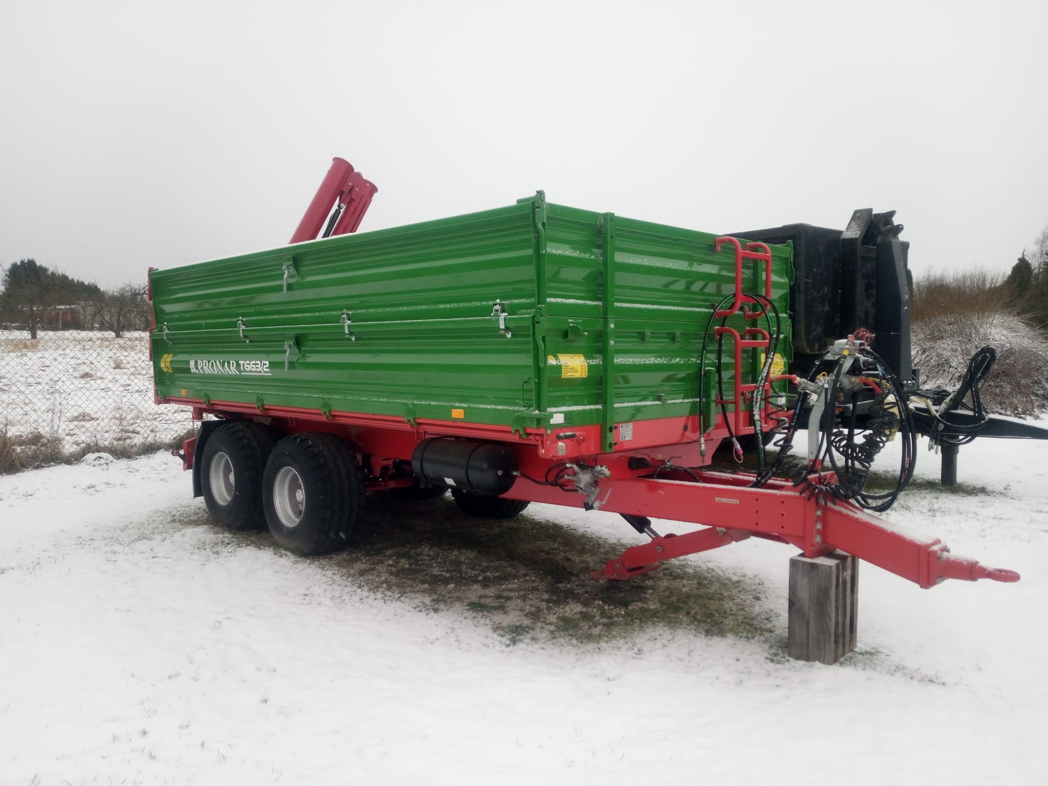 Puspriekabė "Pronar T663/2 7280kg su Sraigtinių grūdų transporterių "Pom Augustów" T461