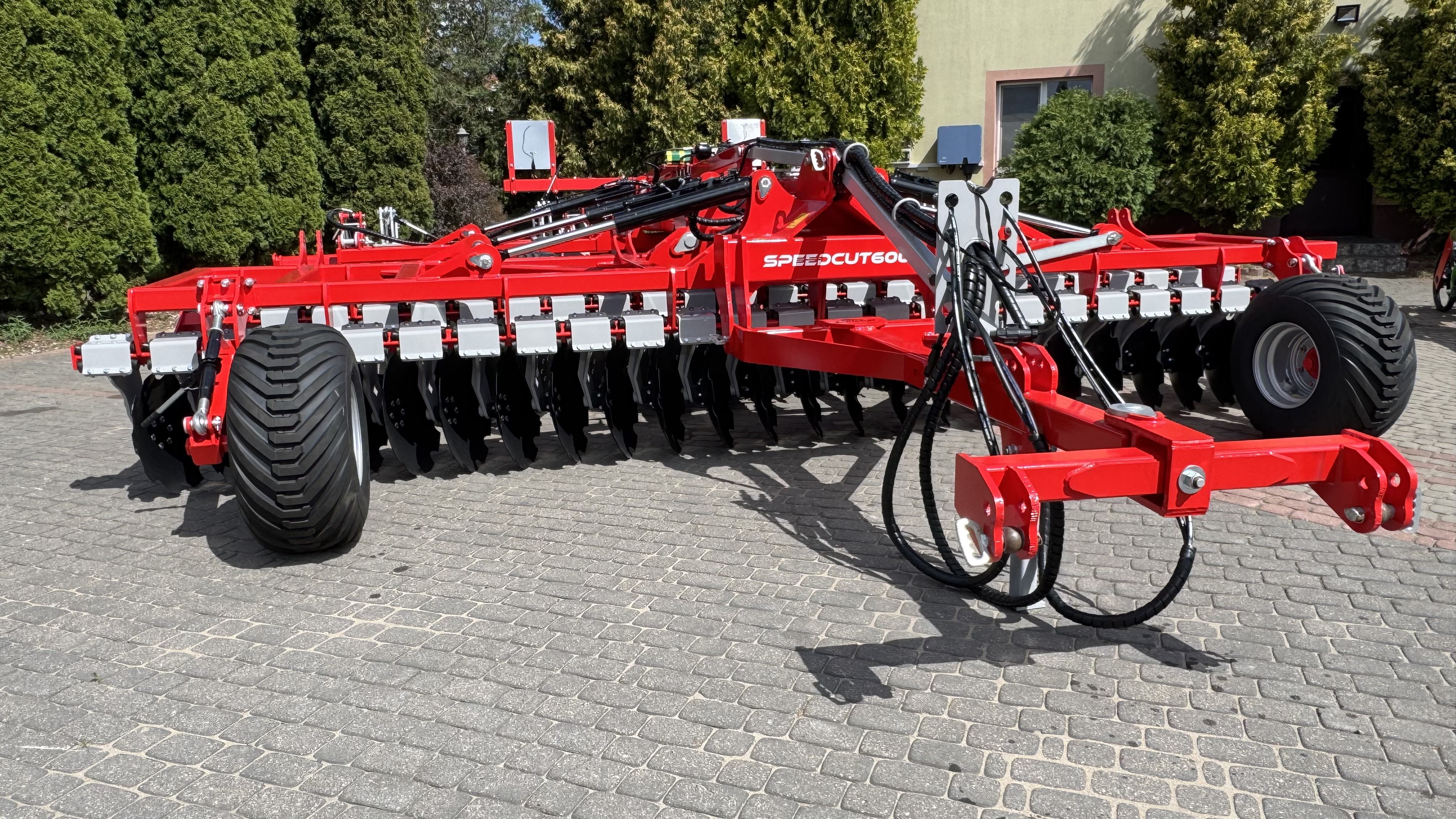 Hidrauliškai sulankstomas lėkštinis skutikas su važiuokle Zabiel SpeedCut BTH-W2 