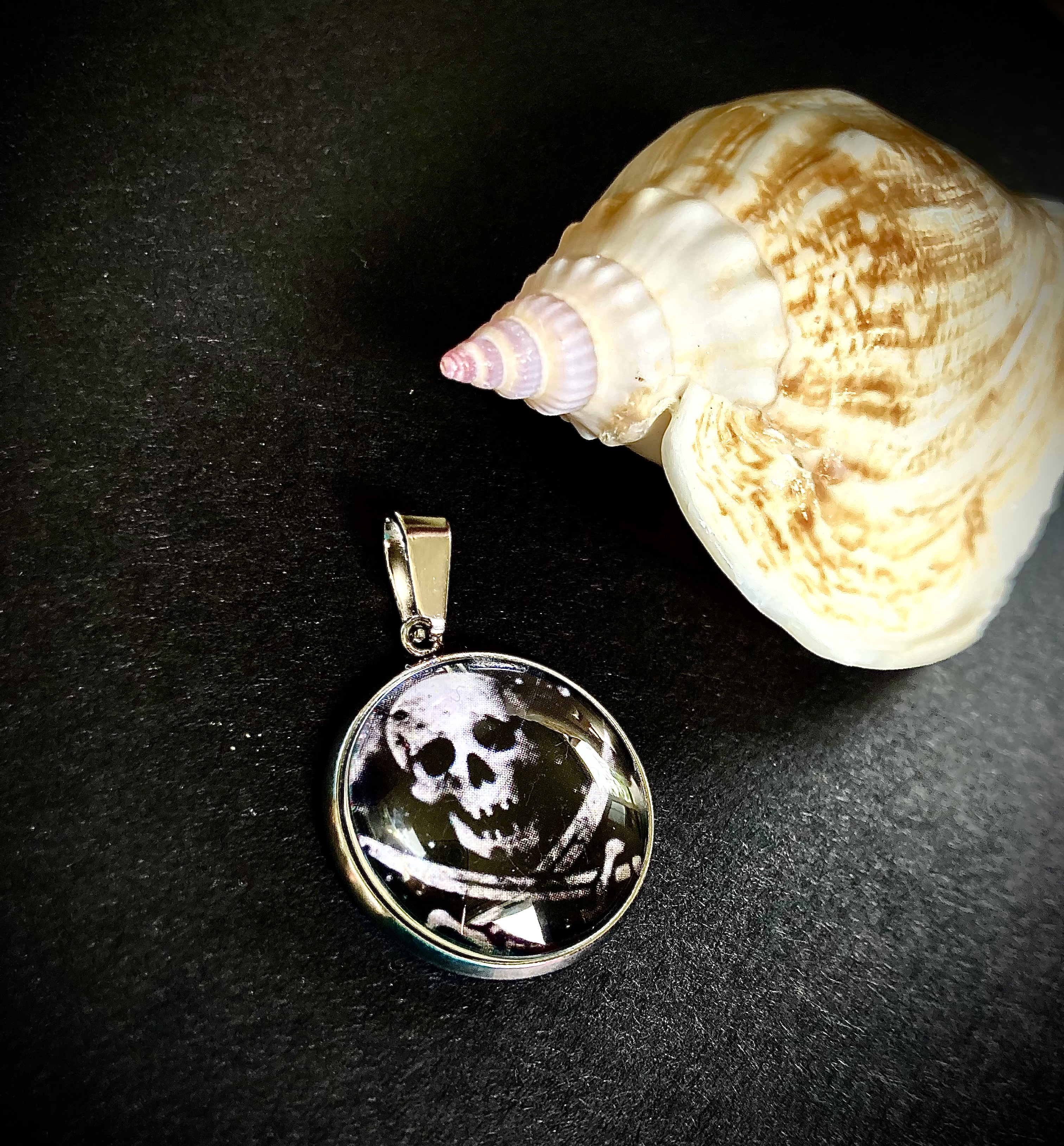 Pendentif Pavillon noir