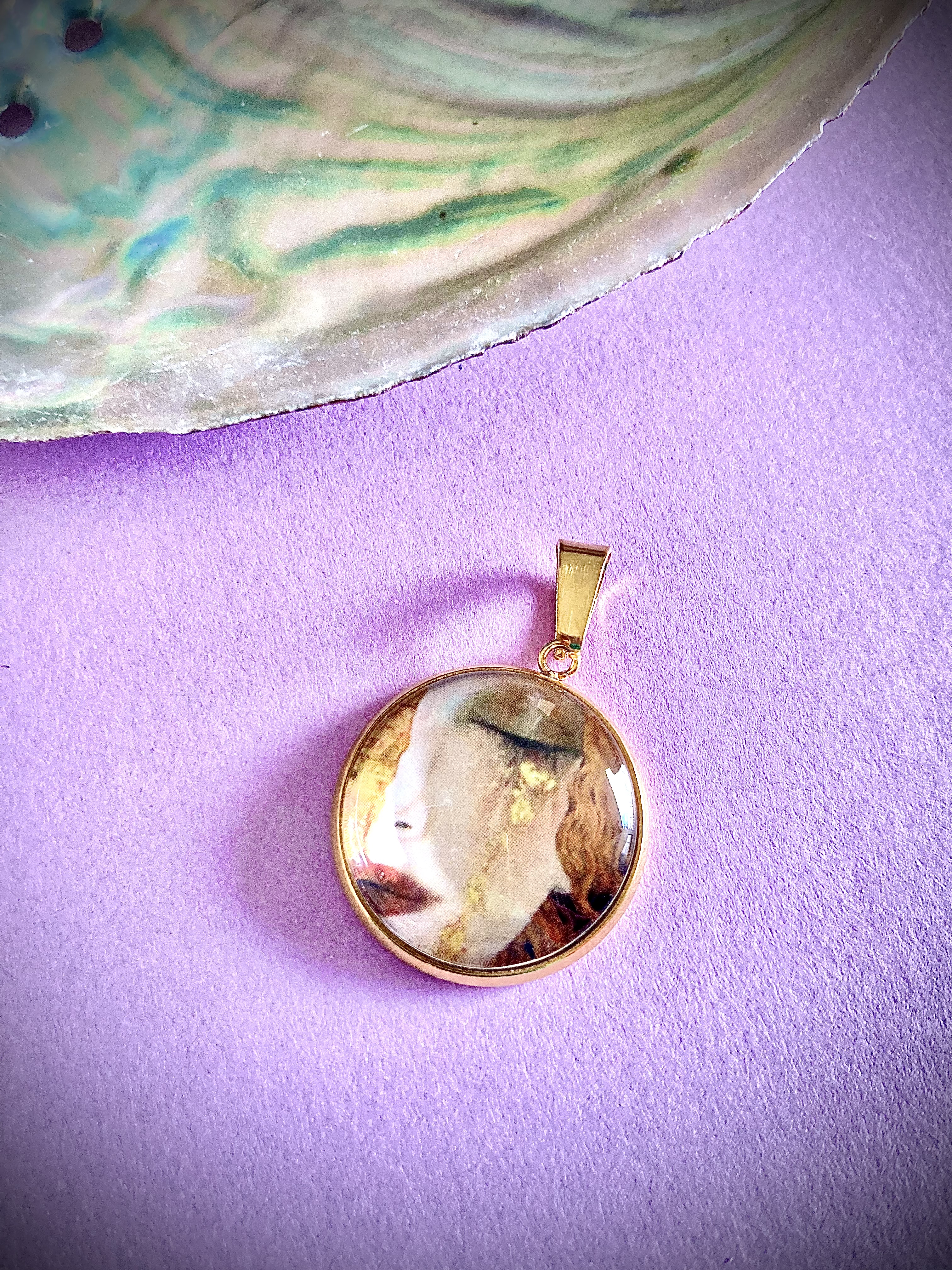 Pendentif Les Larmes d'or de Freyja by Klimt