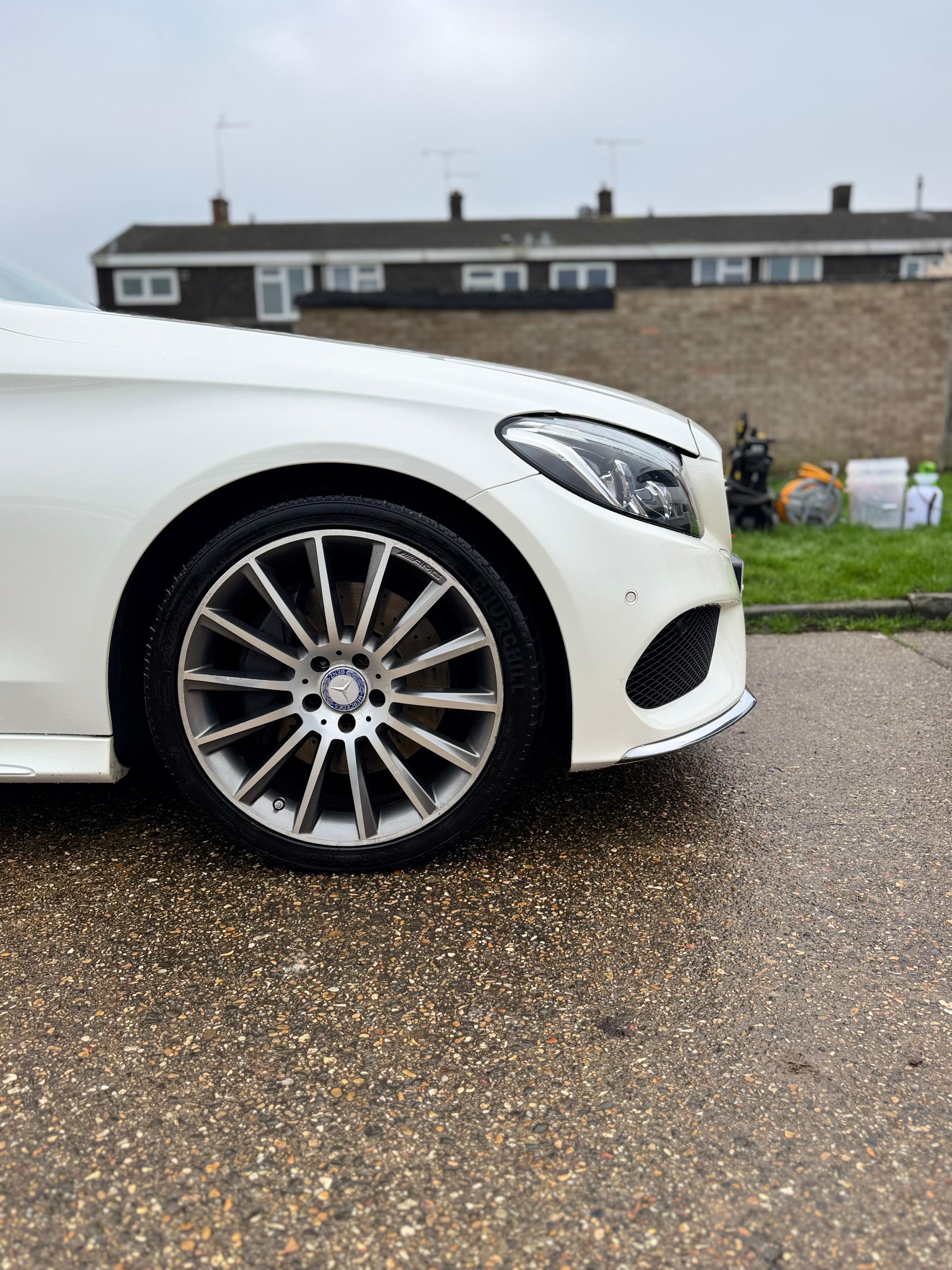 Ultimate Finish + 5 Year Ceramic Coating (Small/Large Vehicles)