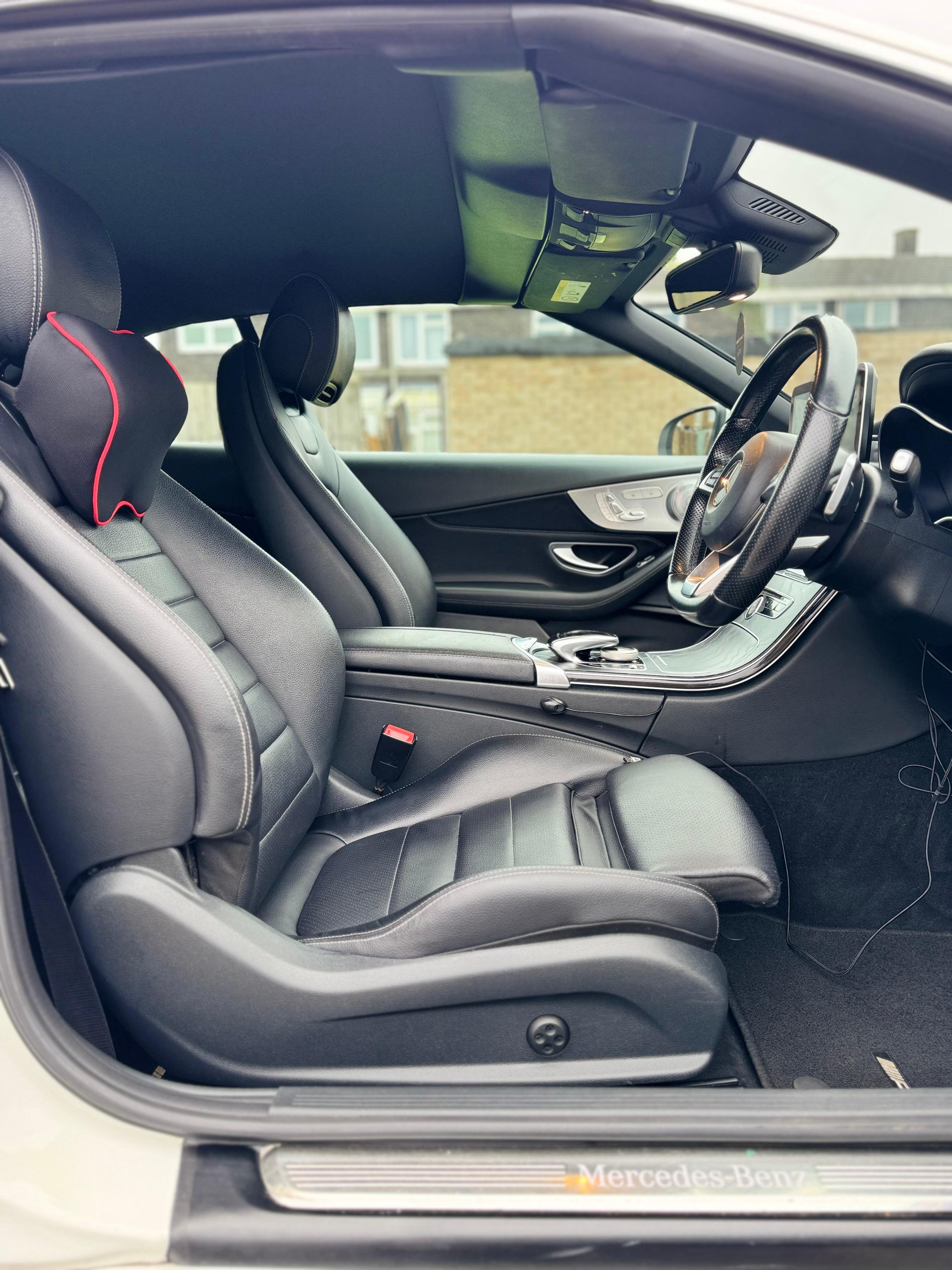 Ultimate Finish + 5 Year Ceramic Coating (Small/Large Vehicles)