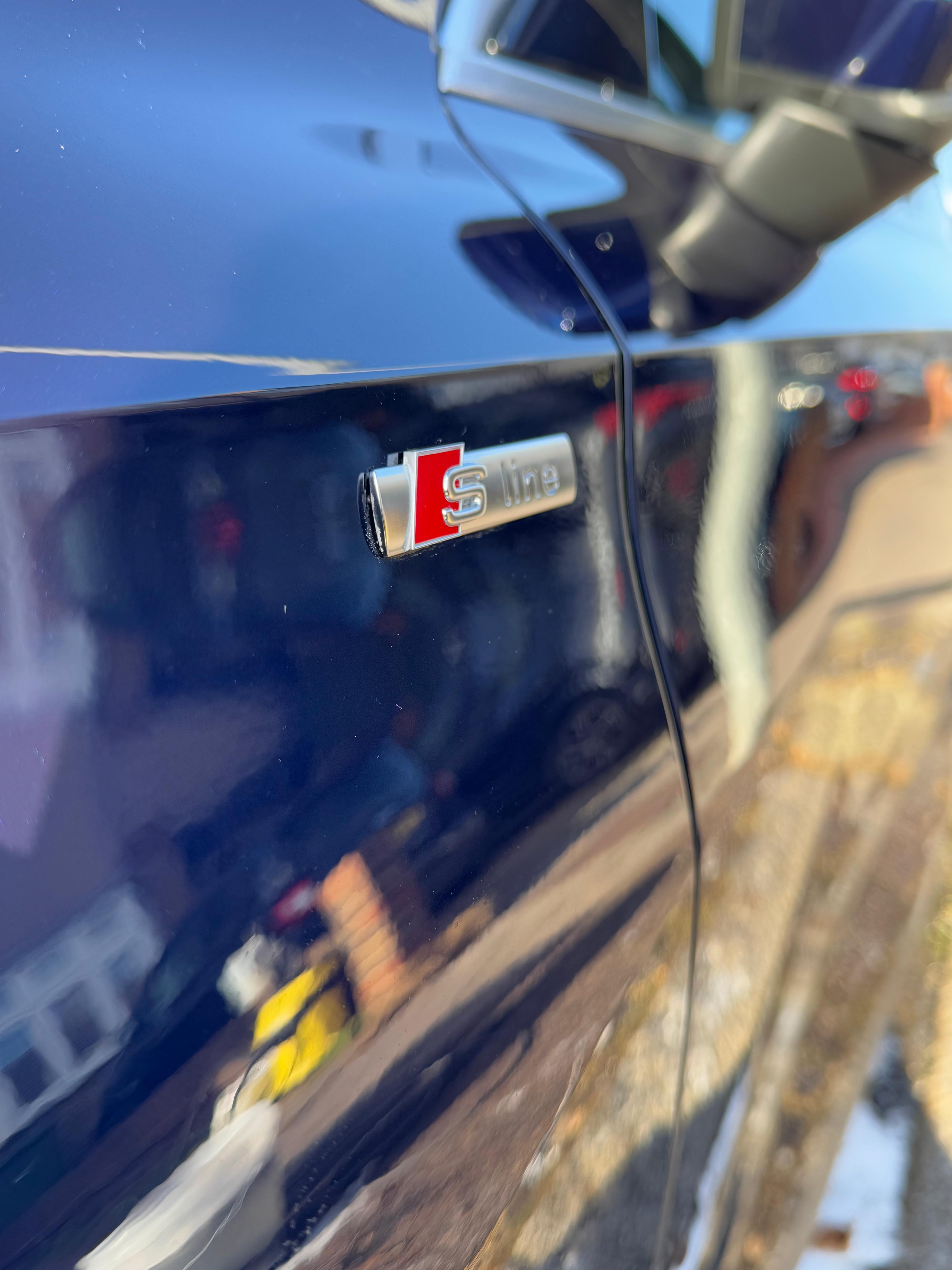 Ultimate Finish + 2 Year Ceramic Coating (Small/Large Vehicles)