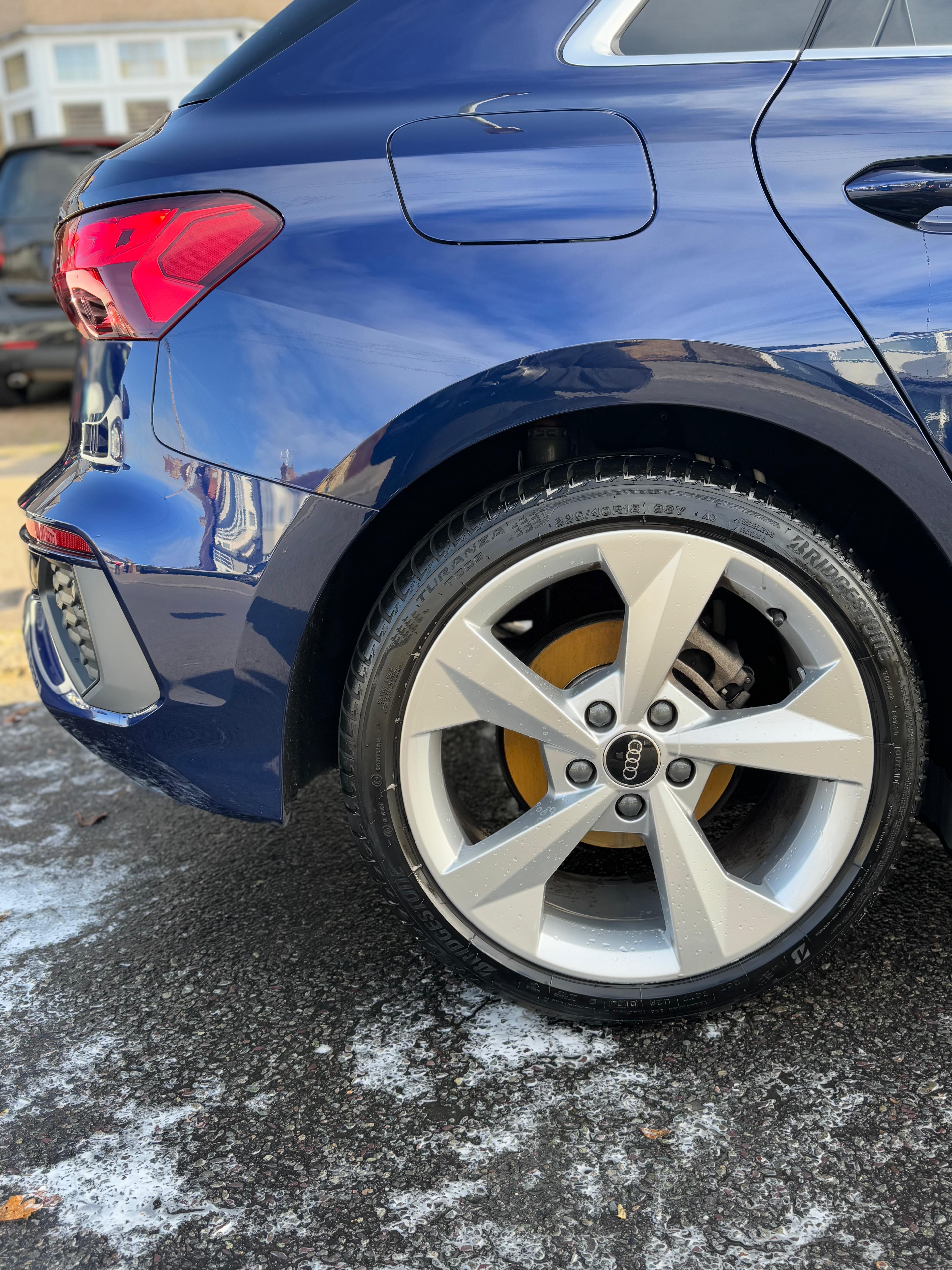 Ultimate Finish + 2 Year Ceramic Coating (Small/Large Vehicles)