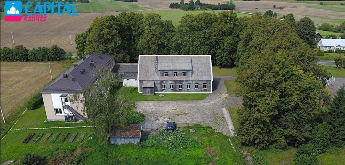 Kaišiadorių raj., Vilūnų kaime, parduodama 953 kv.m. buvusi mokykla
