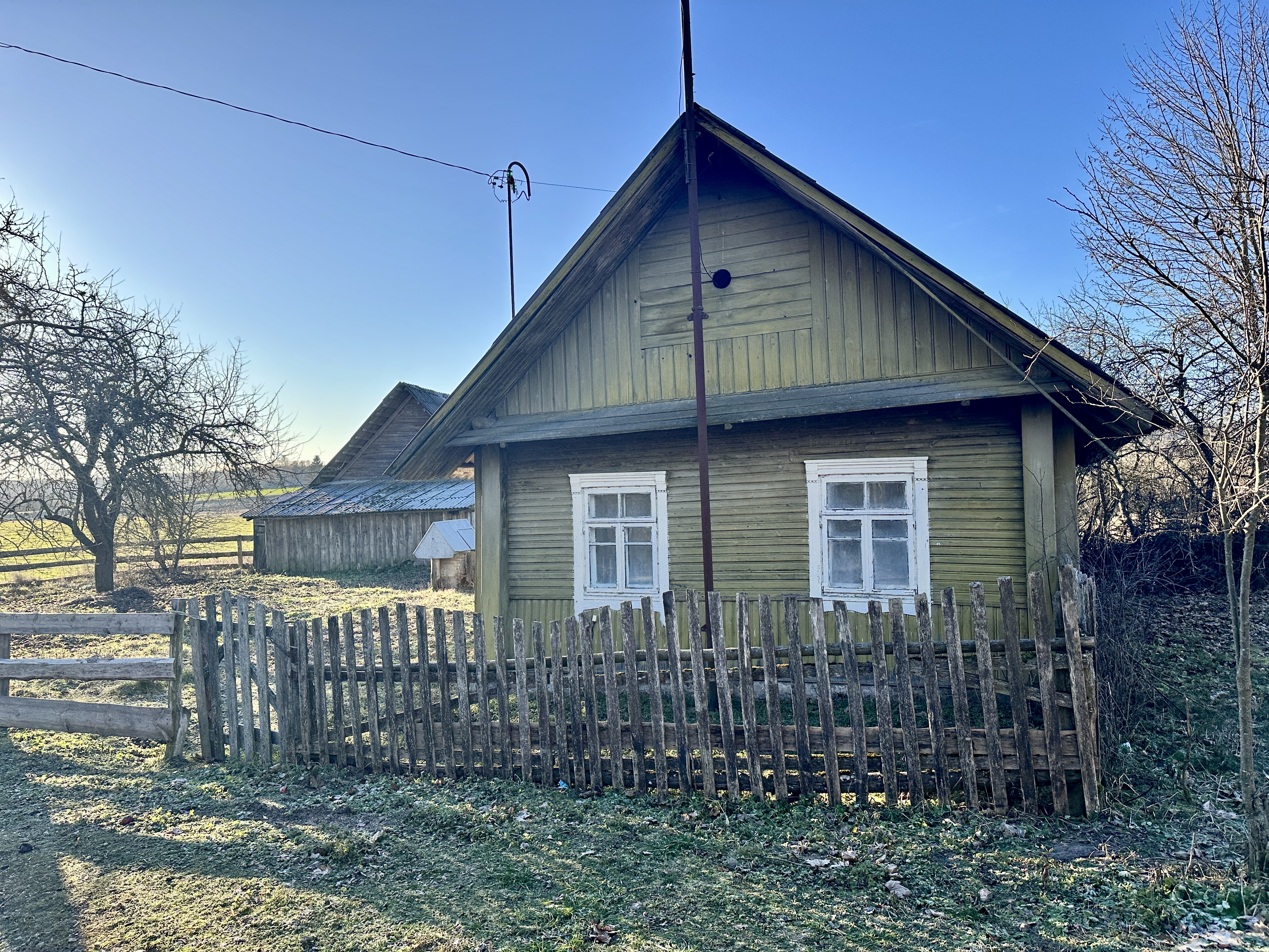 Šalčininkų raj., Smališkių kaime, parduodama 63,30 kv.m. sodyba