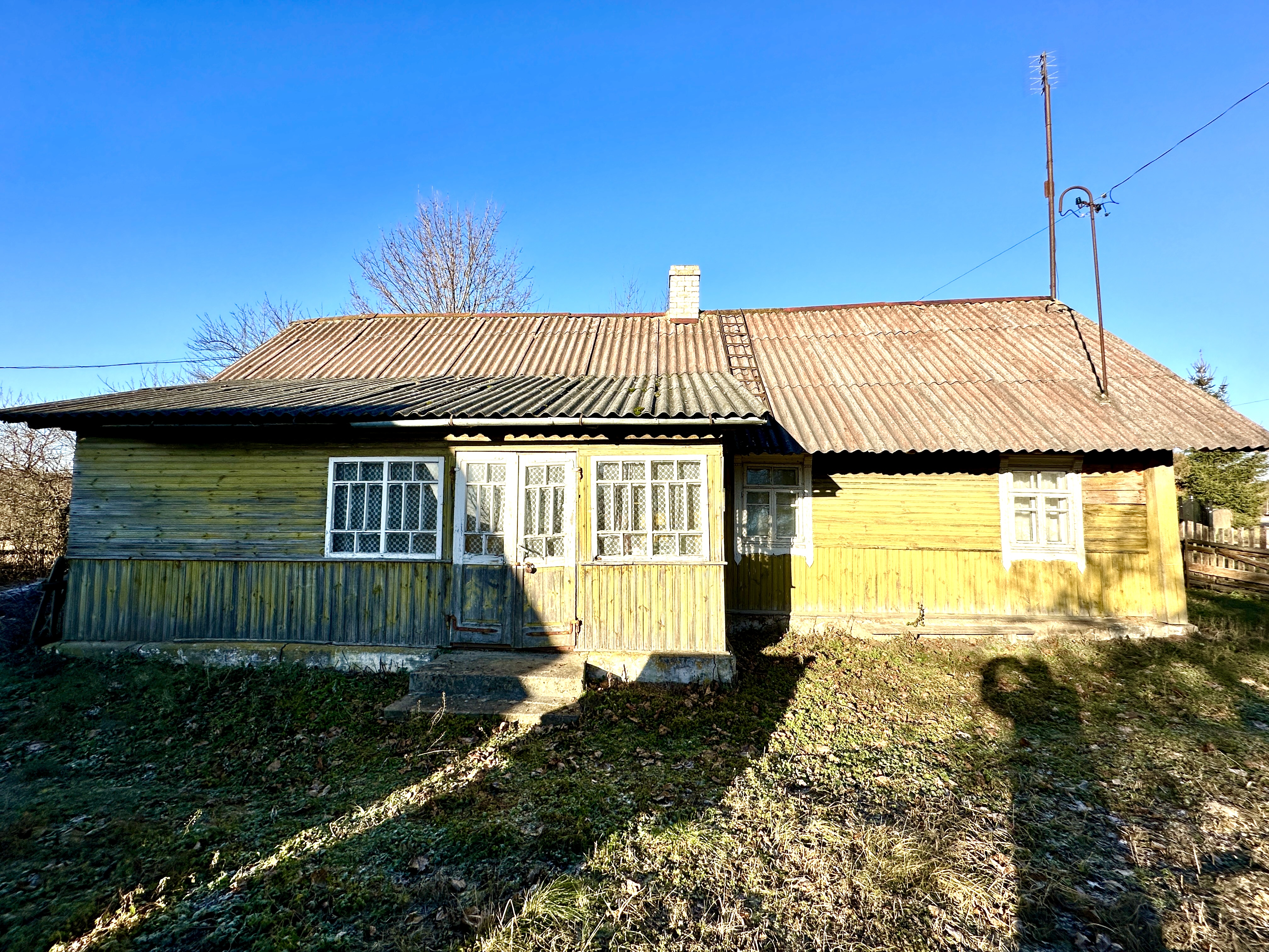 Šalčininkų raj., Smališkių kaime, parduodama 63,30 kv.m. sodyba