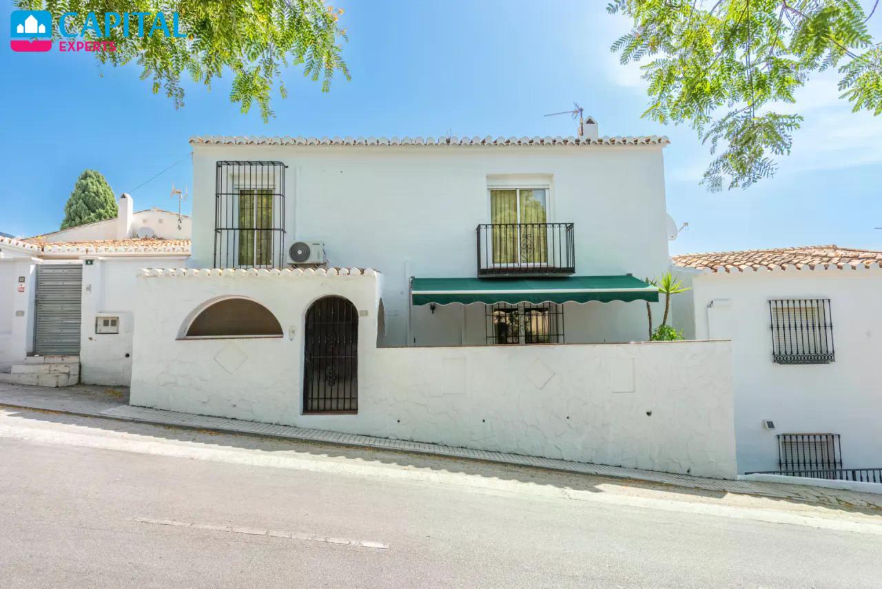 Ispanijoje, Torreblanca vietovėje, Fuengirola mieste, parduodamas 119.00 kv.m ploto namas