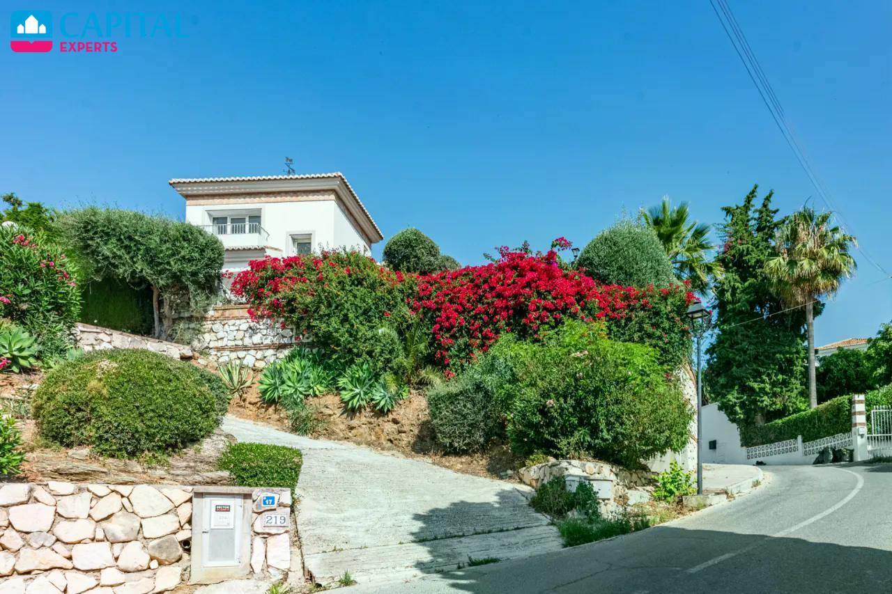 Ispanijoje, Andalūzijoje, Malagos provincijoje, Mijas, parduodama 503 m² Vila Mijas Costa