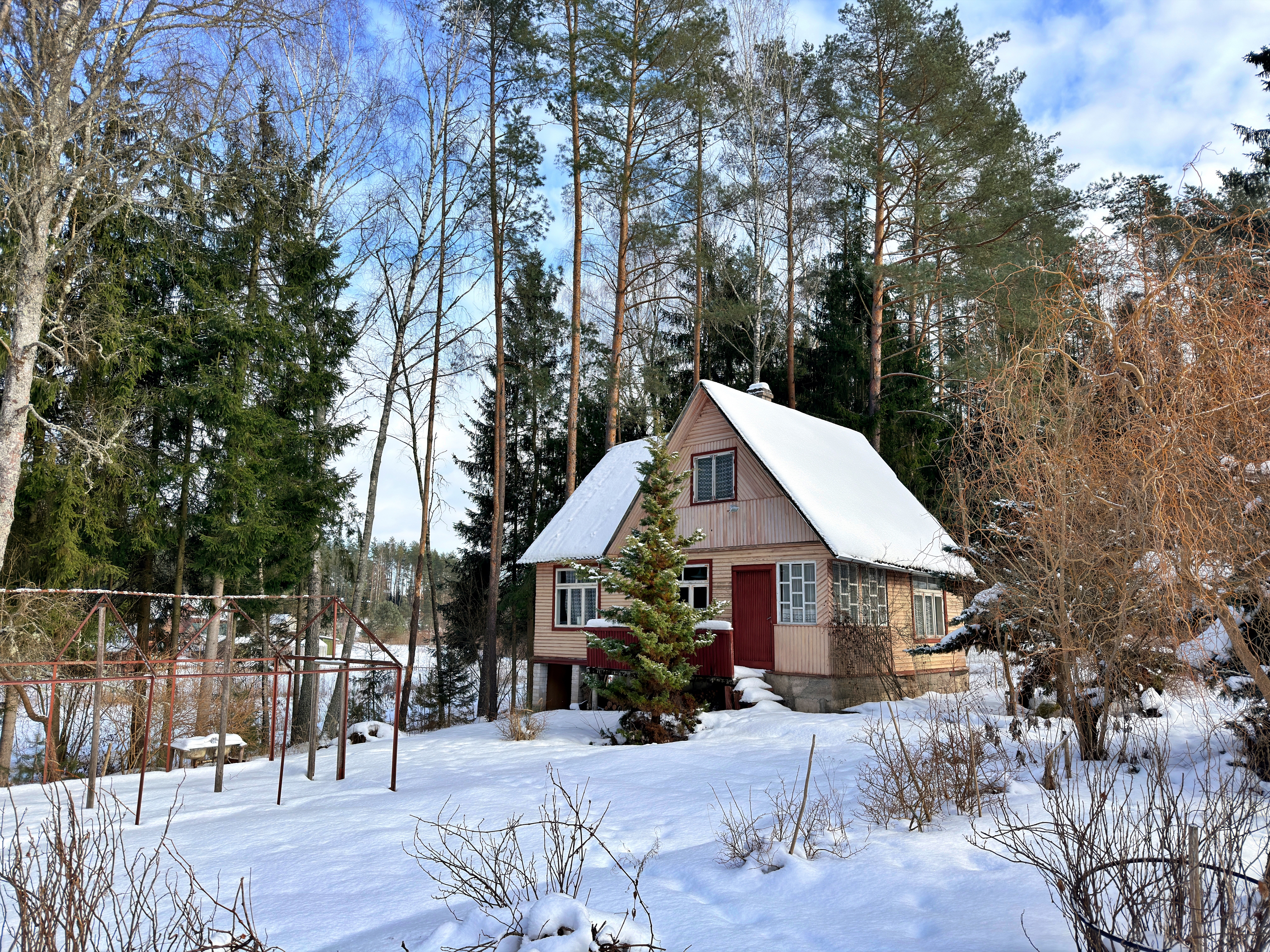 Trakų rajone, Vosyliukų kaime, parduodamas sodas - namas su sklypu