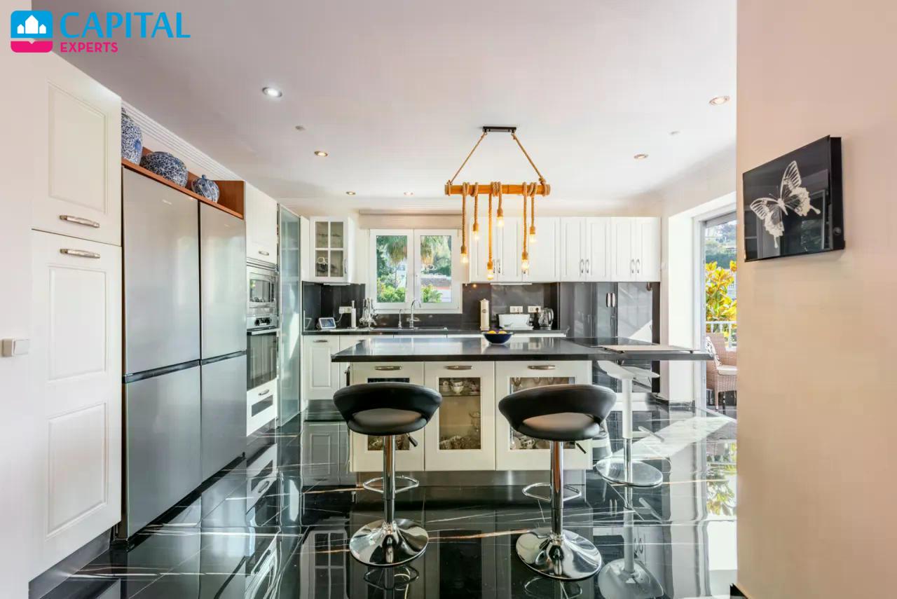 Ispanijoje, Andalūzijoje, Malagos provincijoje, Mijas, parduodama 503 m² Vila Mijas Costa