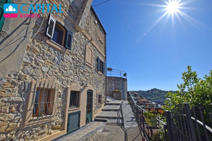 Italijoje, Ligūrijos regione, Ostepedaletti rajone, parduodamas 90 kv.m. namas