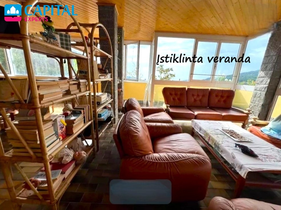 Italijoje, Ligūrijos regione, Evigno kaimelyje, parduodamas 150 kv.m. namas su sodu