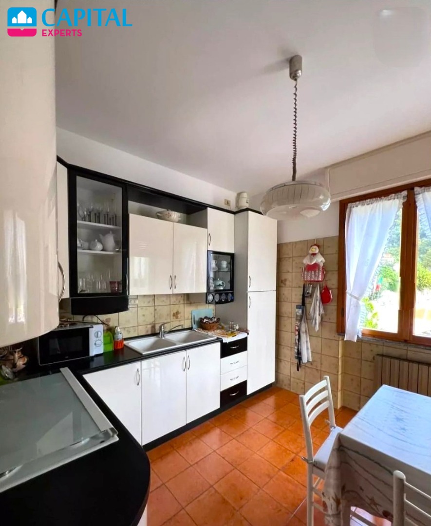 Italijoje, Ligūrijos regione, Evigno kaimelyje, parduodamas 150 kv.m. namas su sodu