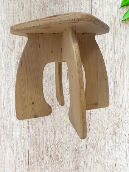 Tabouret 4 pieds arrondis